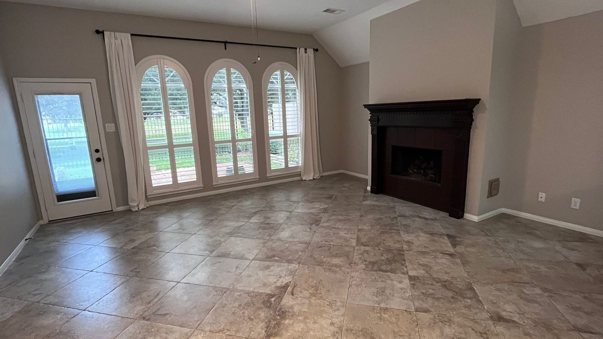 3127 Indigo Lane, Missouri City, TX 77459 living room