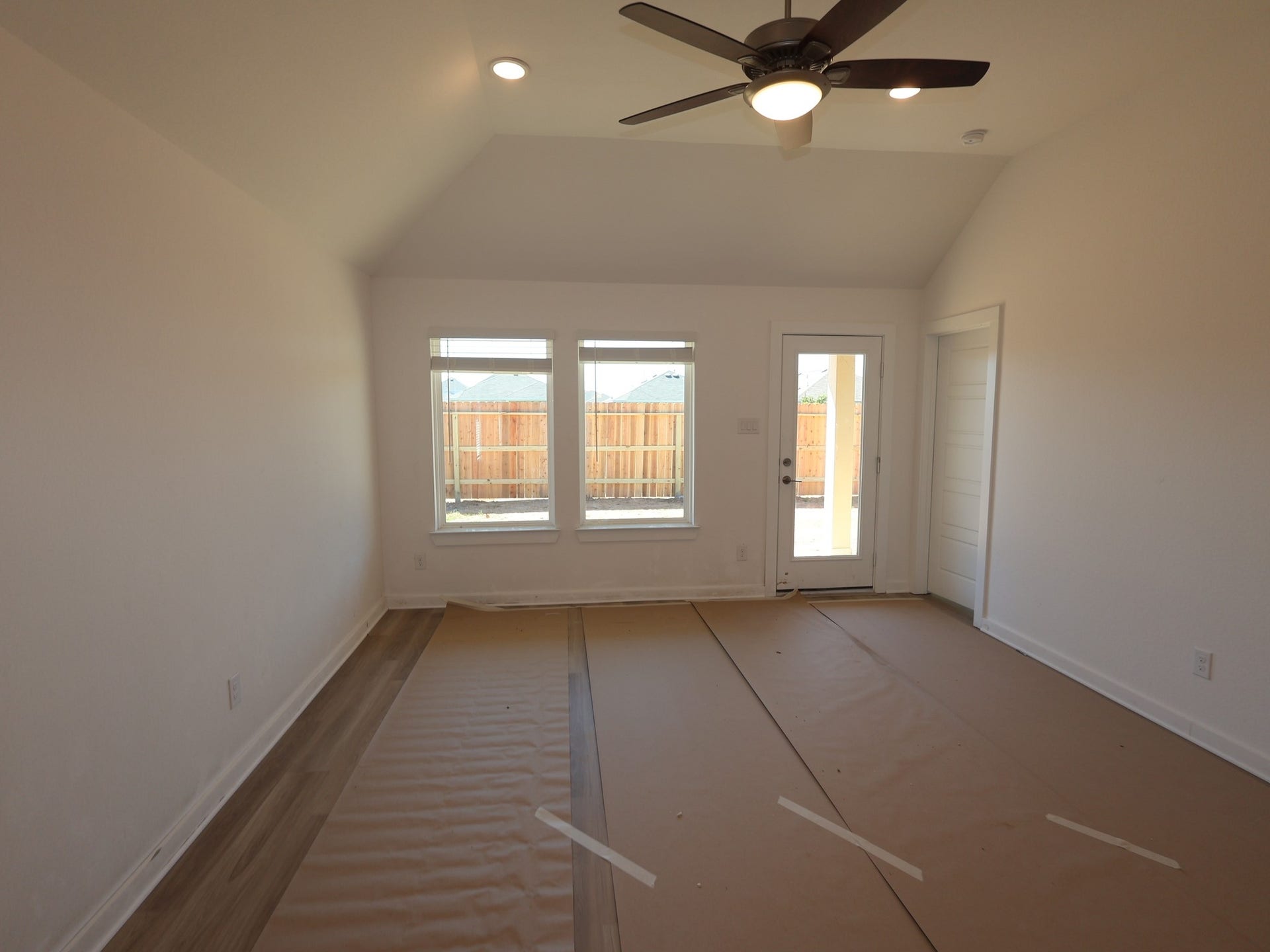 1054 Garnet Star Drive, La Marque, TX 77568 1054 Garnet Star Drive, La Marque, TX 77568
