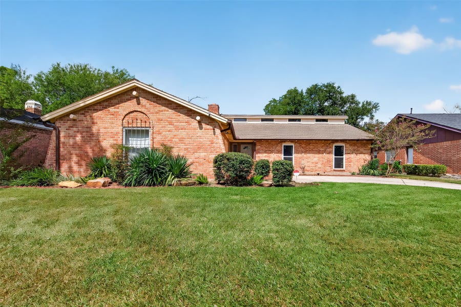 Property photo for 5906 Par Four Drive, Houston, TX