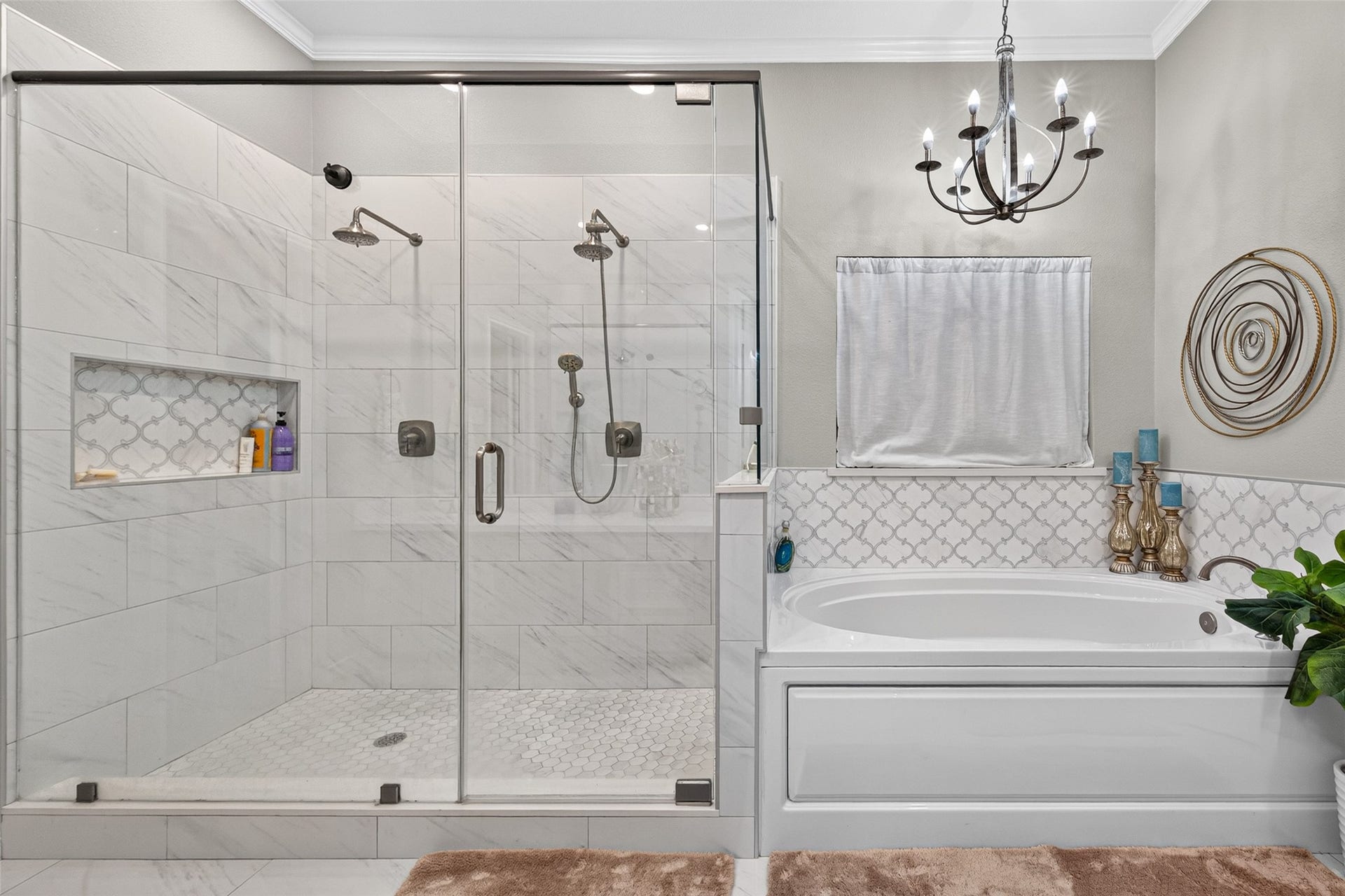 Huge stand-up shower highlights double showerheads