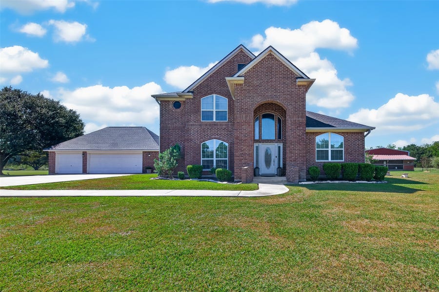 Property photo for 4220 County Road 203, Liverpool, TX