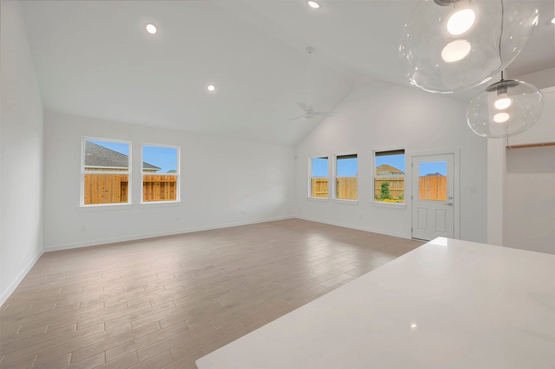 564 Day Station Drive, Dayton, TX 77535 Bright and airy living area