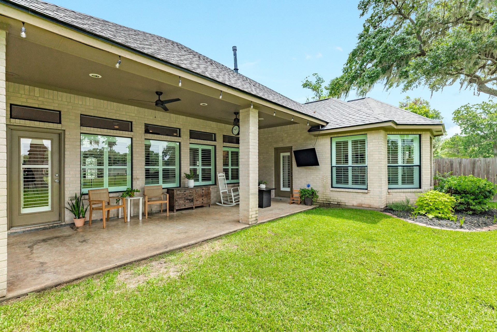 2286 Riverside Drive, West Columbia, TX 77486 2286 Riverside Drive, West Columbia, TX 77486