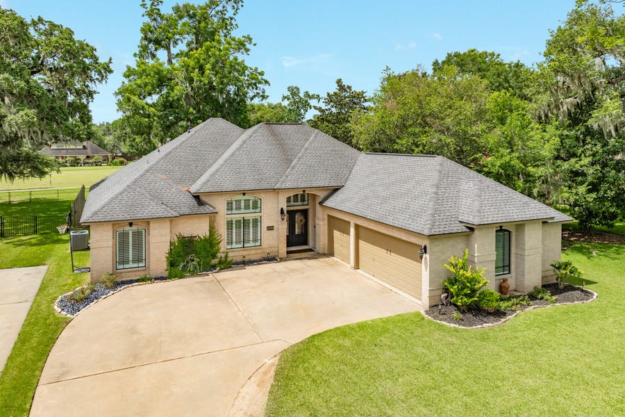 Property photo for 2286 Riverside Drive, West Columbia, TX
