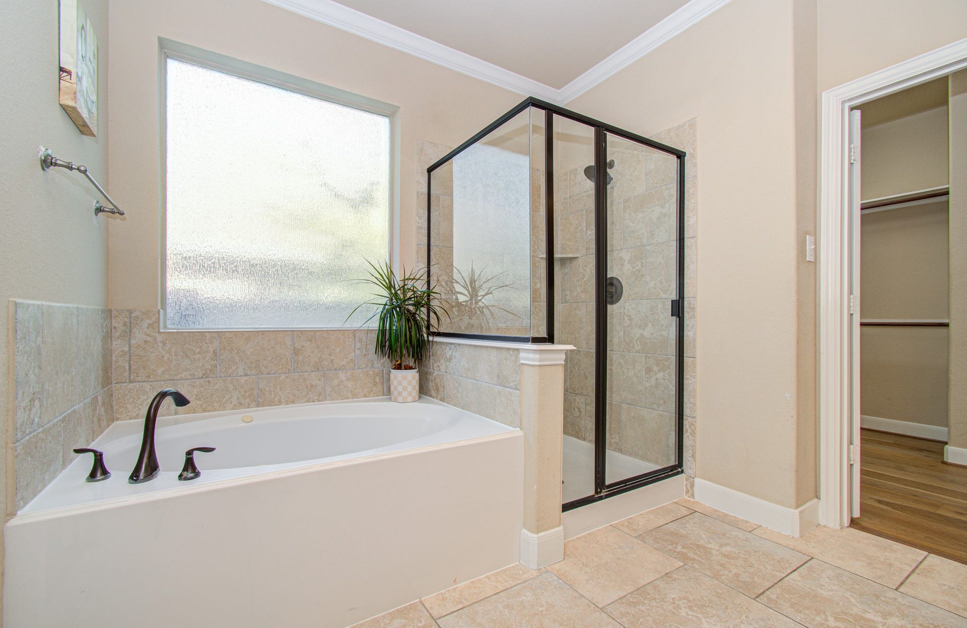 107 N Victoriana Circle, Spring, TX 77389 107 N Victoriana Circle, Spring, TX 77389