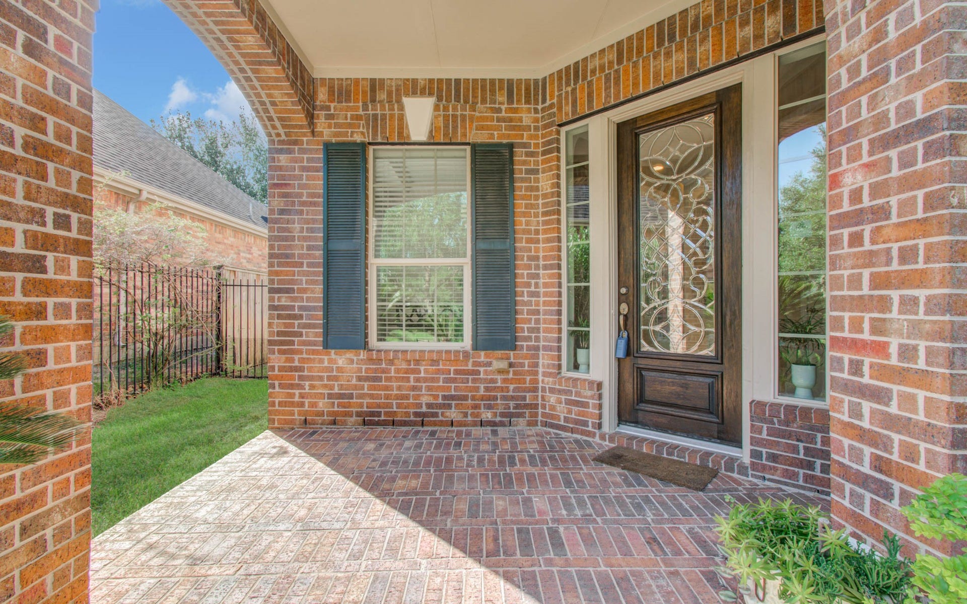 107 N Victoriana Circle, Spring, TX 77389 107 N Victoriana Circle, Spring, TX 77389