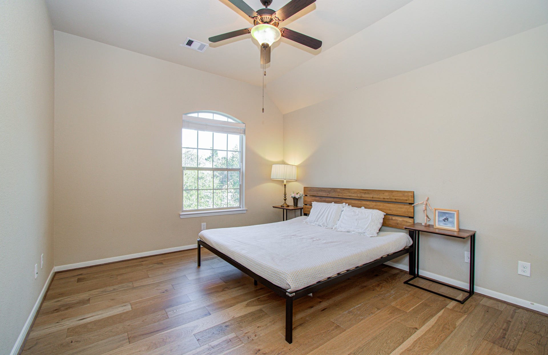107 N Victoriana Circle, Spring, TX 77389 107 N Victoriana Circle, Spring, TX 77389