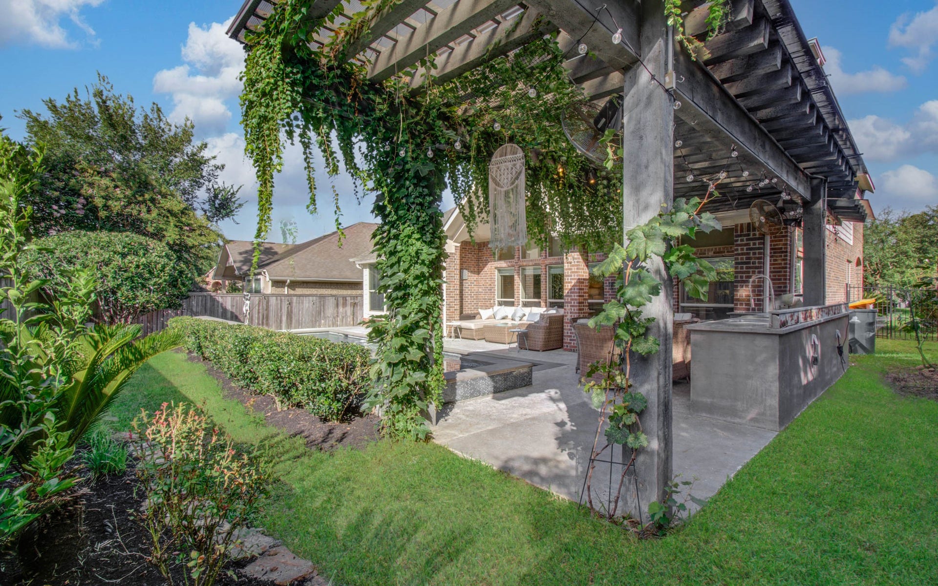 107 N Victoriana Circle, Spring, TX 77389 107 N Victoriana Circle, Spring, TX 77389