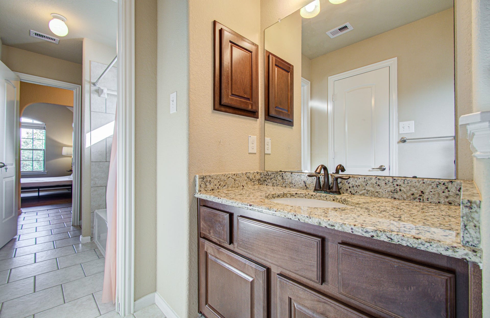 107 N Victoriana Circle, Spring, TX 77389 107 N Victoriana Circle, Spring, TX 77389