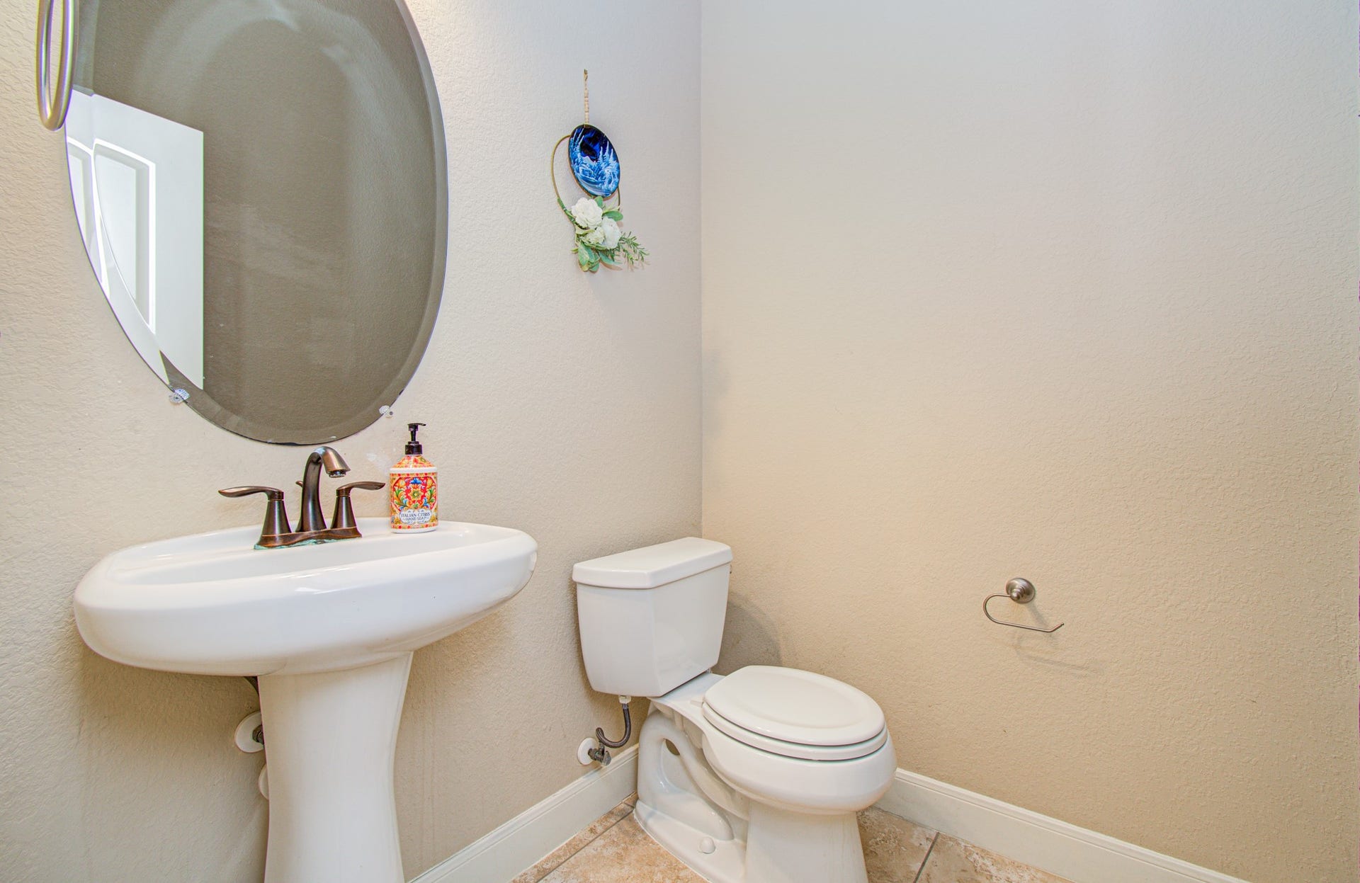 107 N Victoriana Circle, Spring, TX 77389 107 N Victoriana Circle, Spring, TX 77389