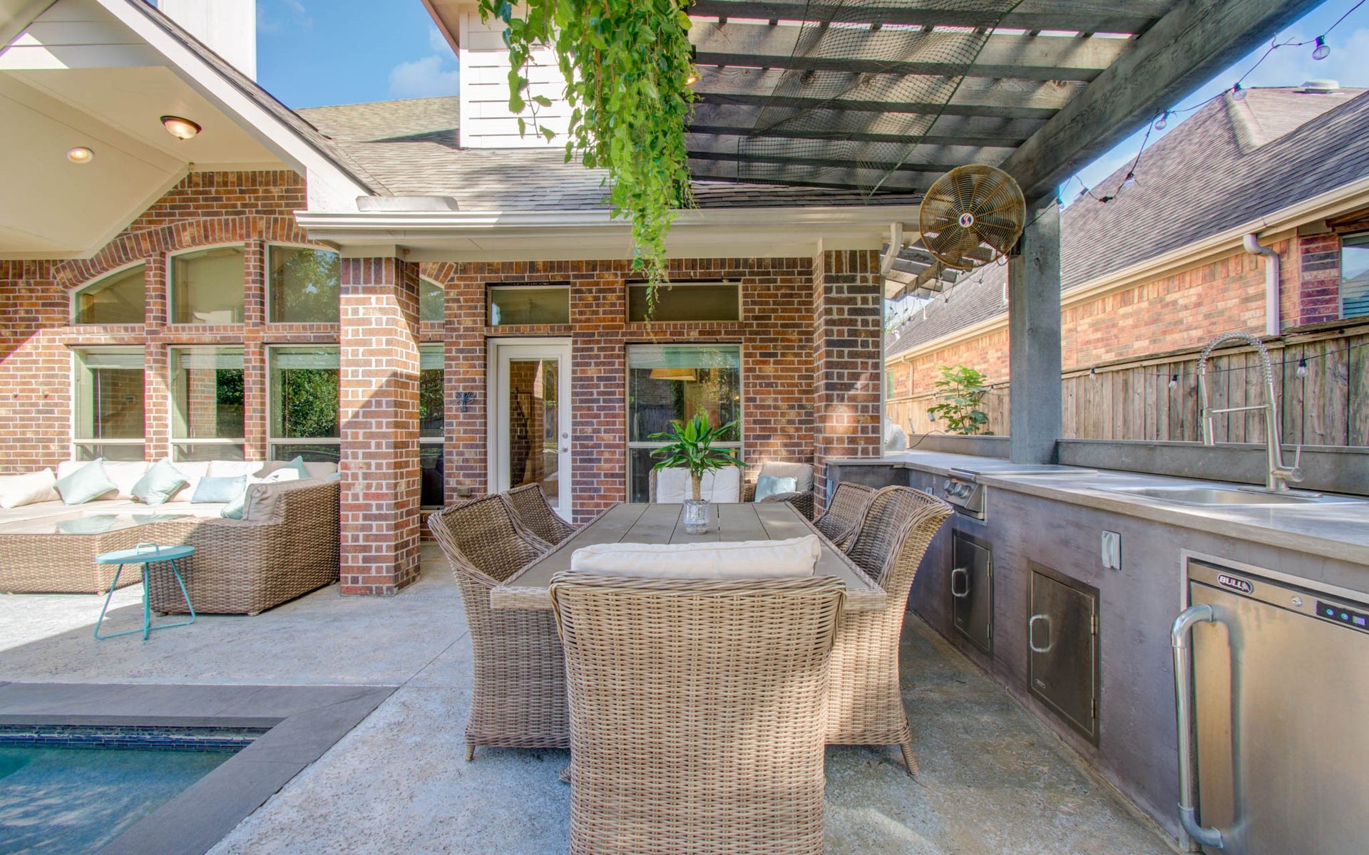 107 N Victoriana Circle, Spring, TX 77389 107 N Victoriana Circle, Spring, TX 77389