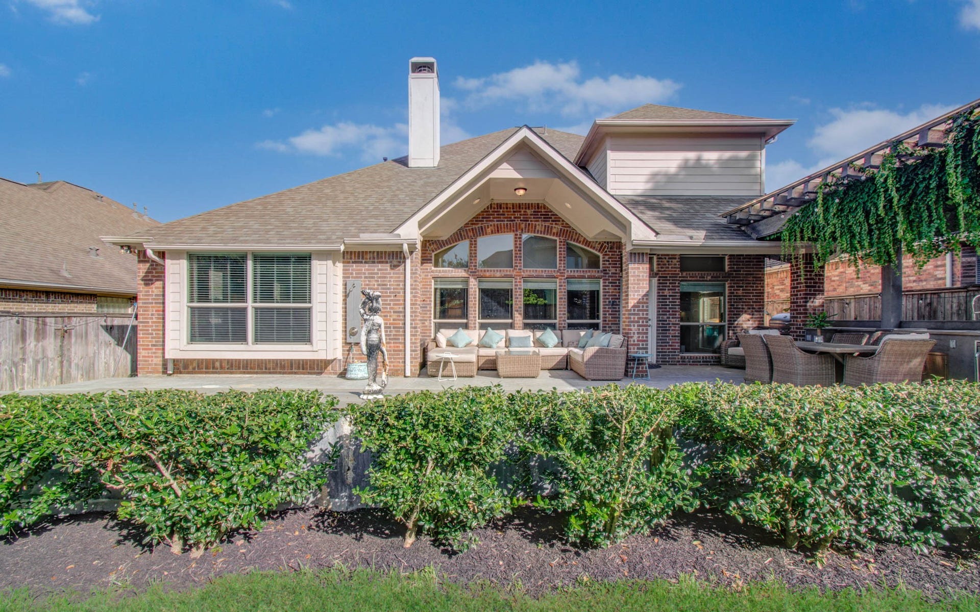 107 N Victoriana Circle, Spring, TX 77389 107 N Victoriana Circle, Spring, TX 77389
