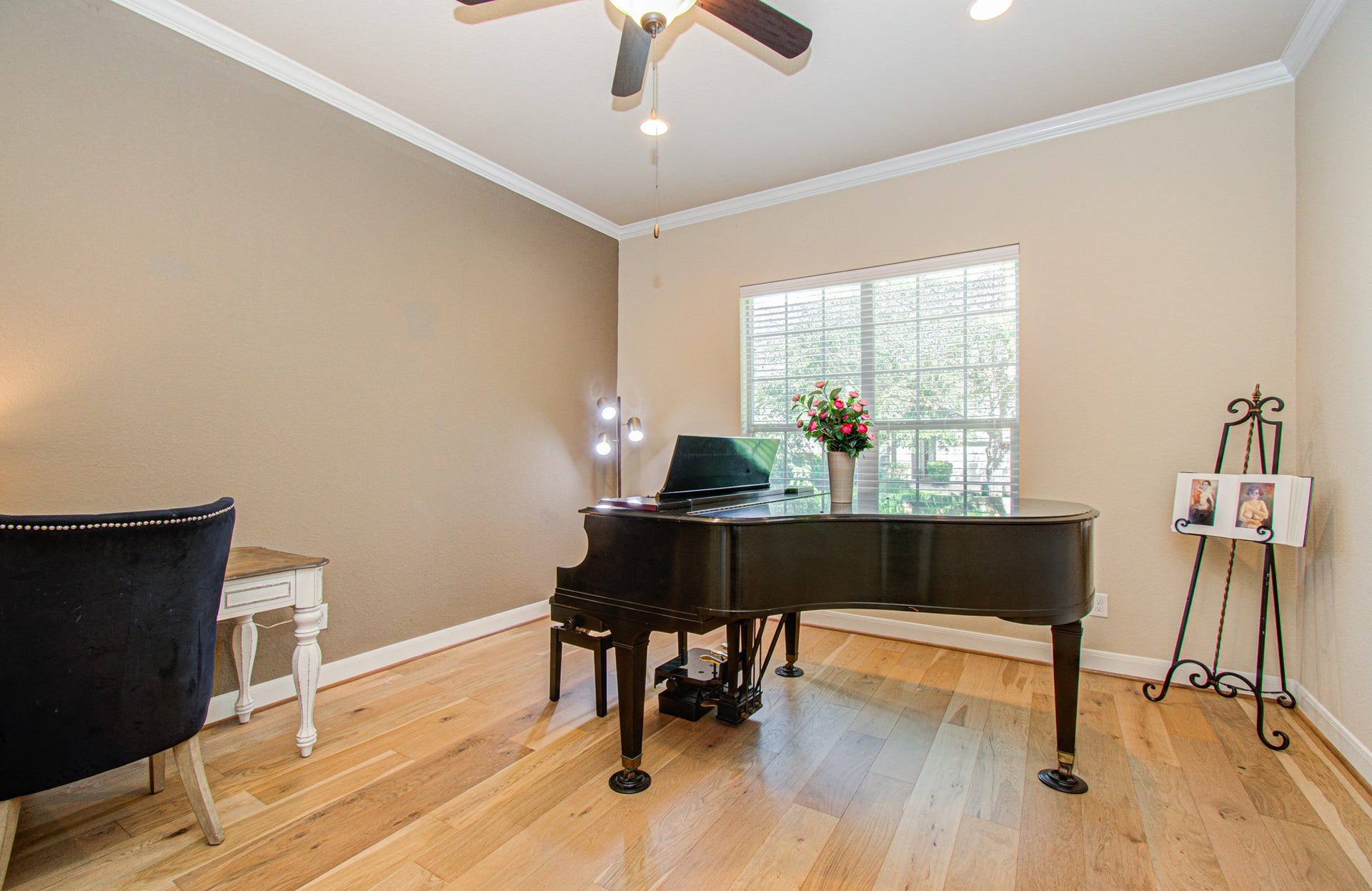 107 N Victoriana Circle, Spring, TX 77389 107 N Victoriana Circle, Spring, TX 77389