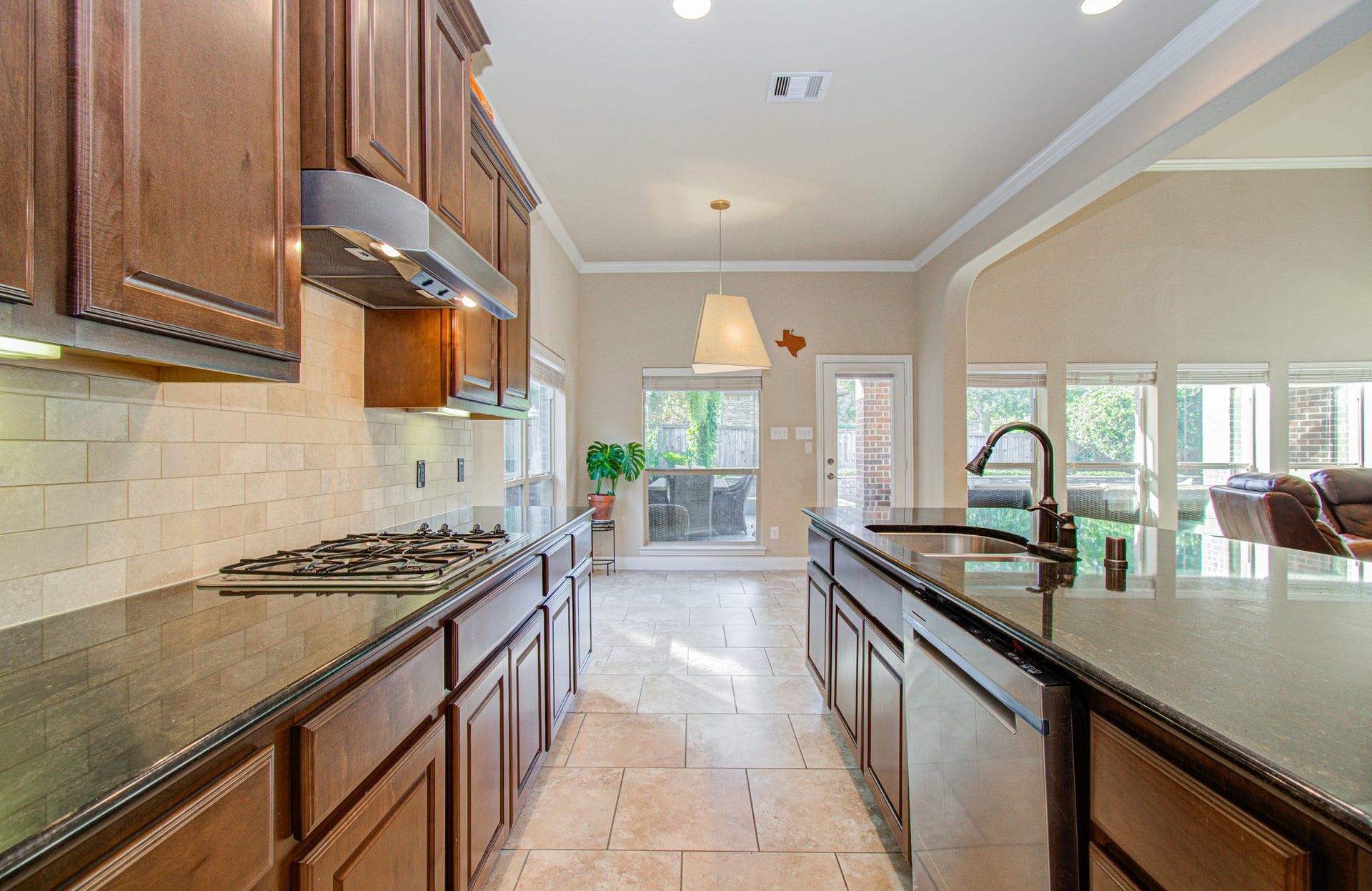 107 N Victoriana Circle, Spring, TX 77389 107 N Victoriana Circle, Spring, TX 77389