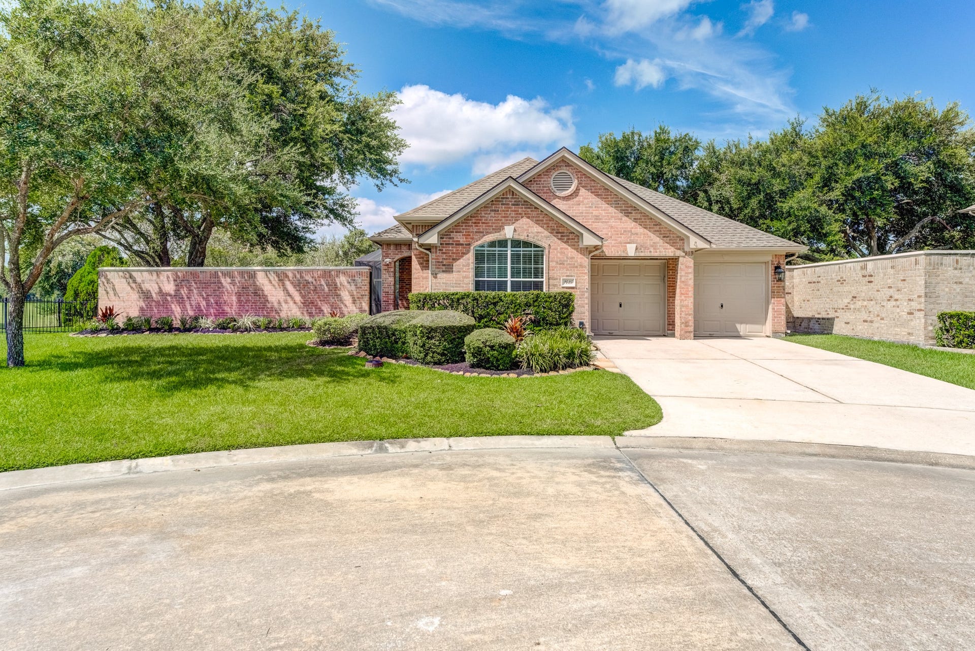2425 Spellbrook Court, League City, TX 77573 2425 Spellbrook Court, League City, TX 77573