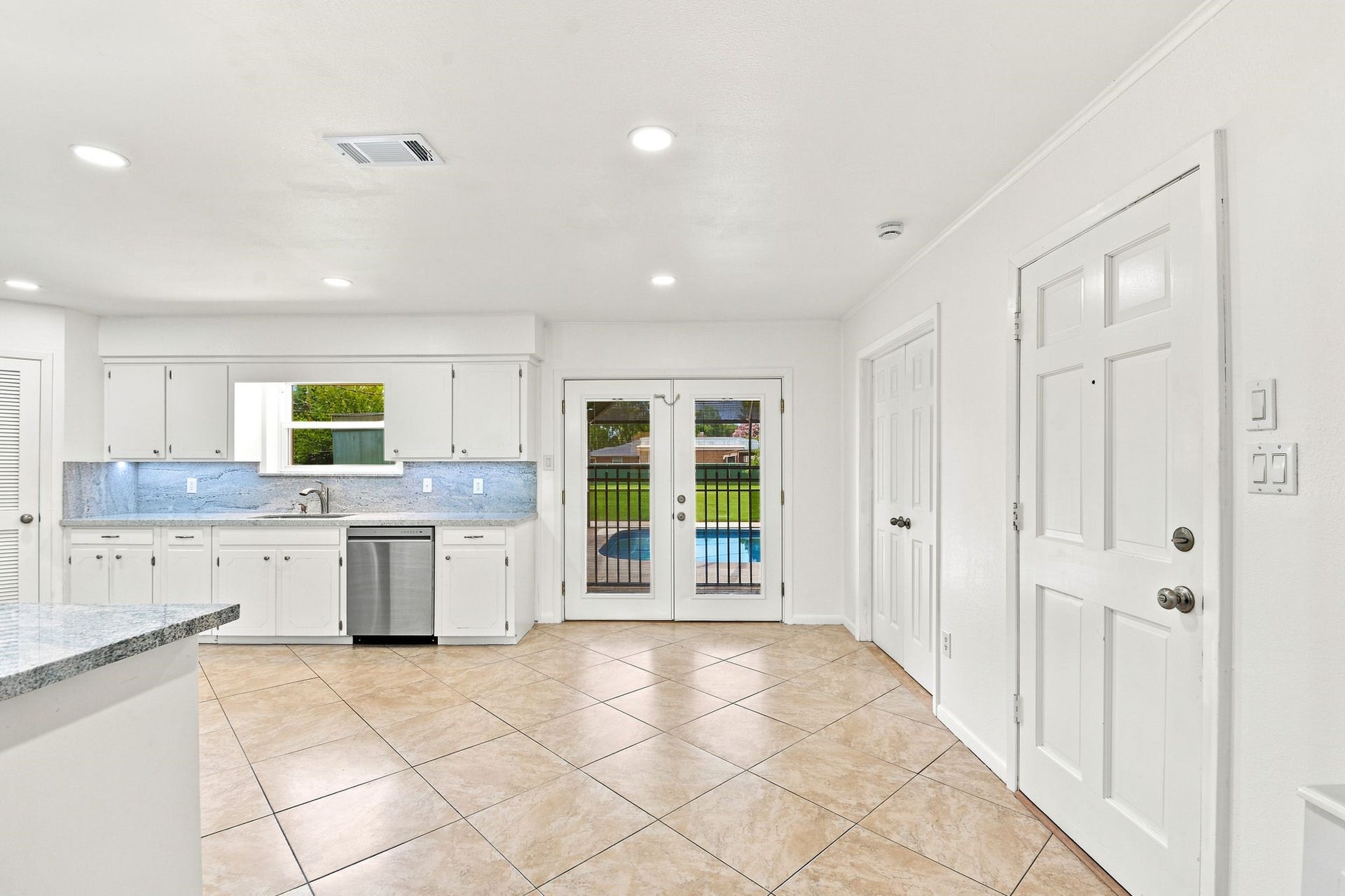 12211 3rd Street, Santa Fe, TX 77510 12211 3rd Street, Santa Fe, TX 77510