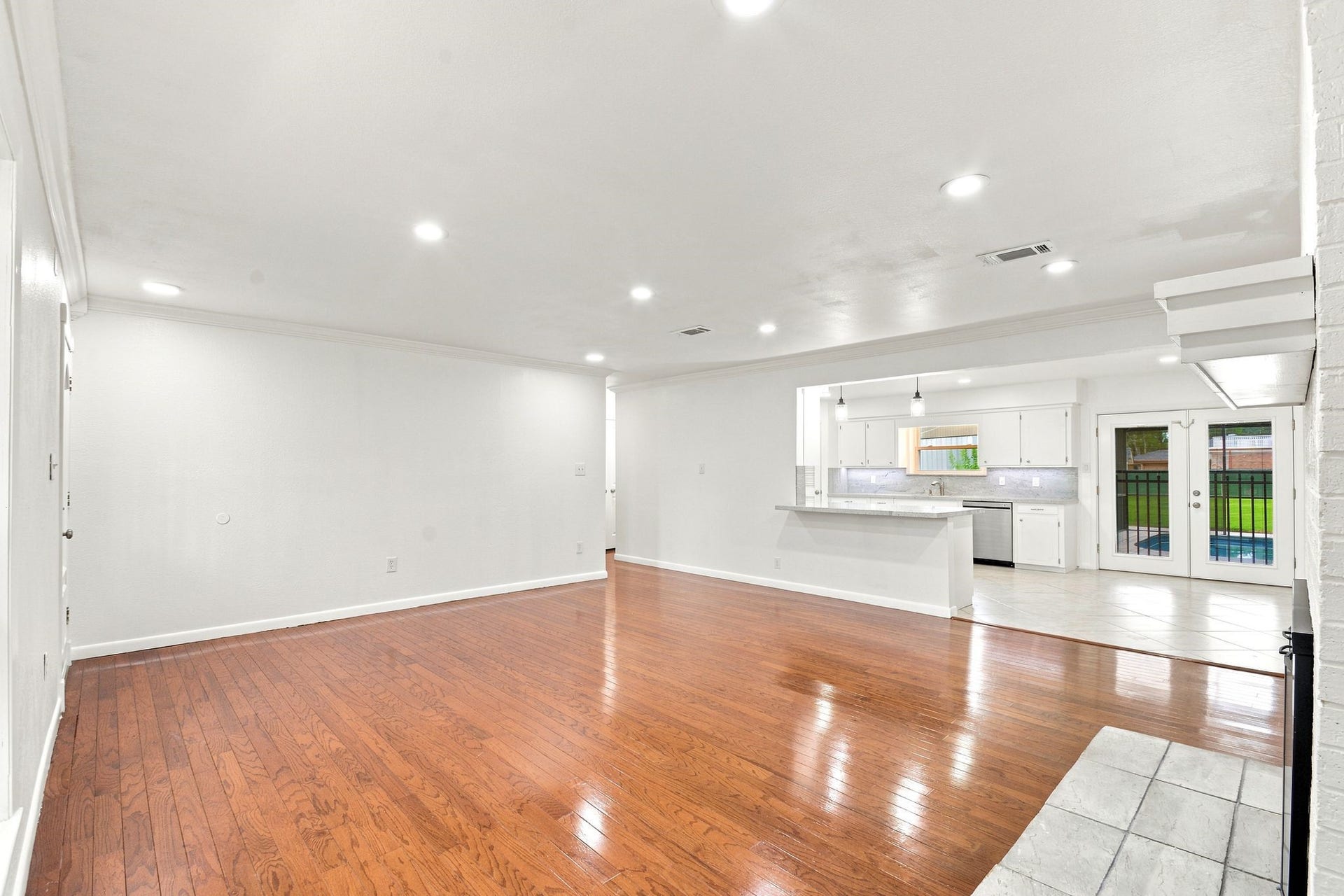 12211 3rd Street, Santa Fe, TX 77510 12211 3rd Street, Santa Fe, TX 77510