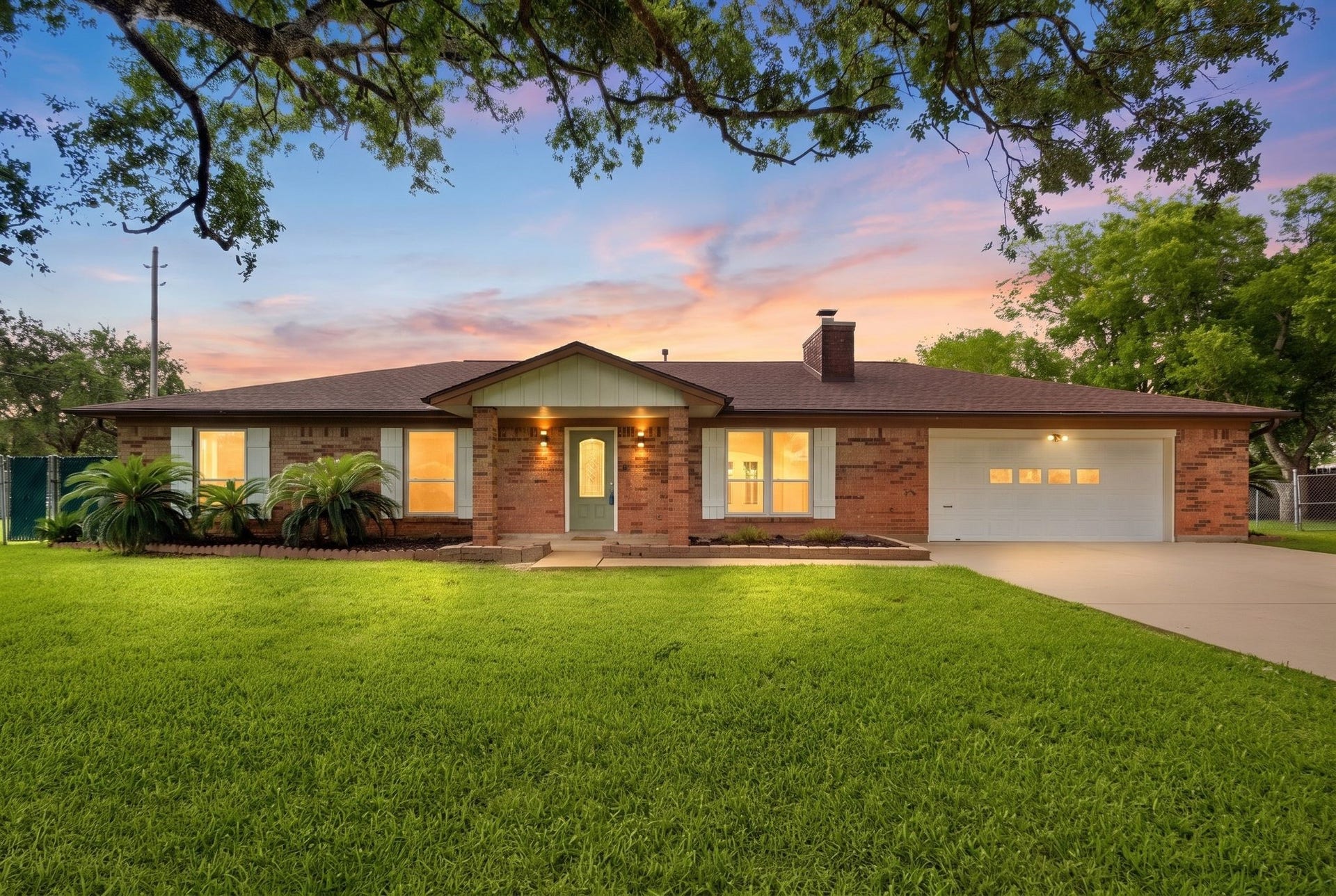 12211 3rd Street, Santa Fe, TX 77510 12211 3rd Street, Santa Fe, TX 77510