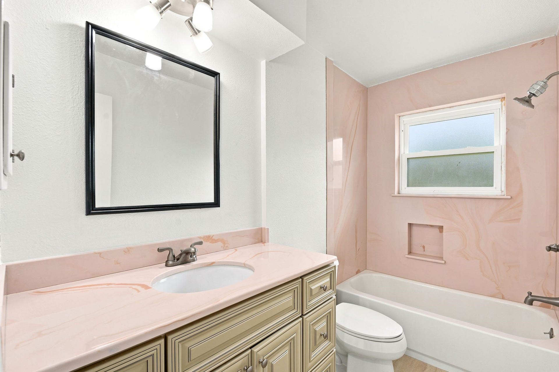 12211 3rd Street, Santa Fe, TX 77510 12211 3rd Street, Santa Fe, TX 77510