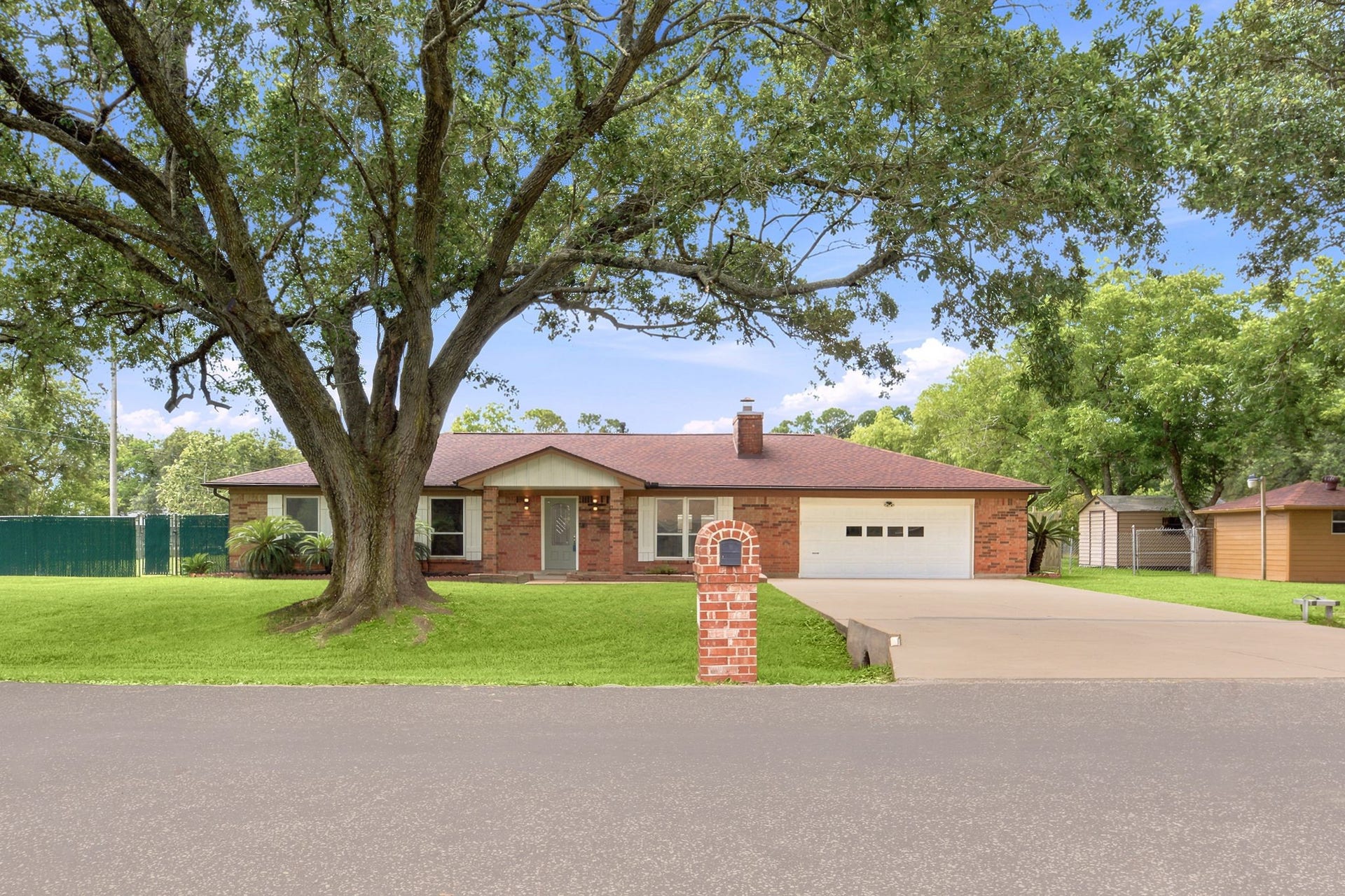 12211 3rd Street, Santa Fe, TX 77510 12211 3rd Street, Santa Fe, TX 77510