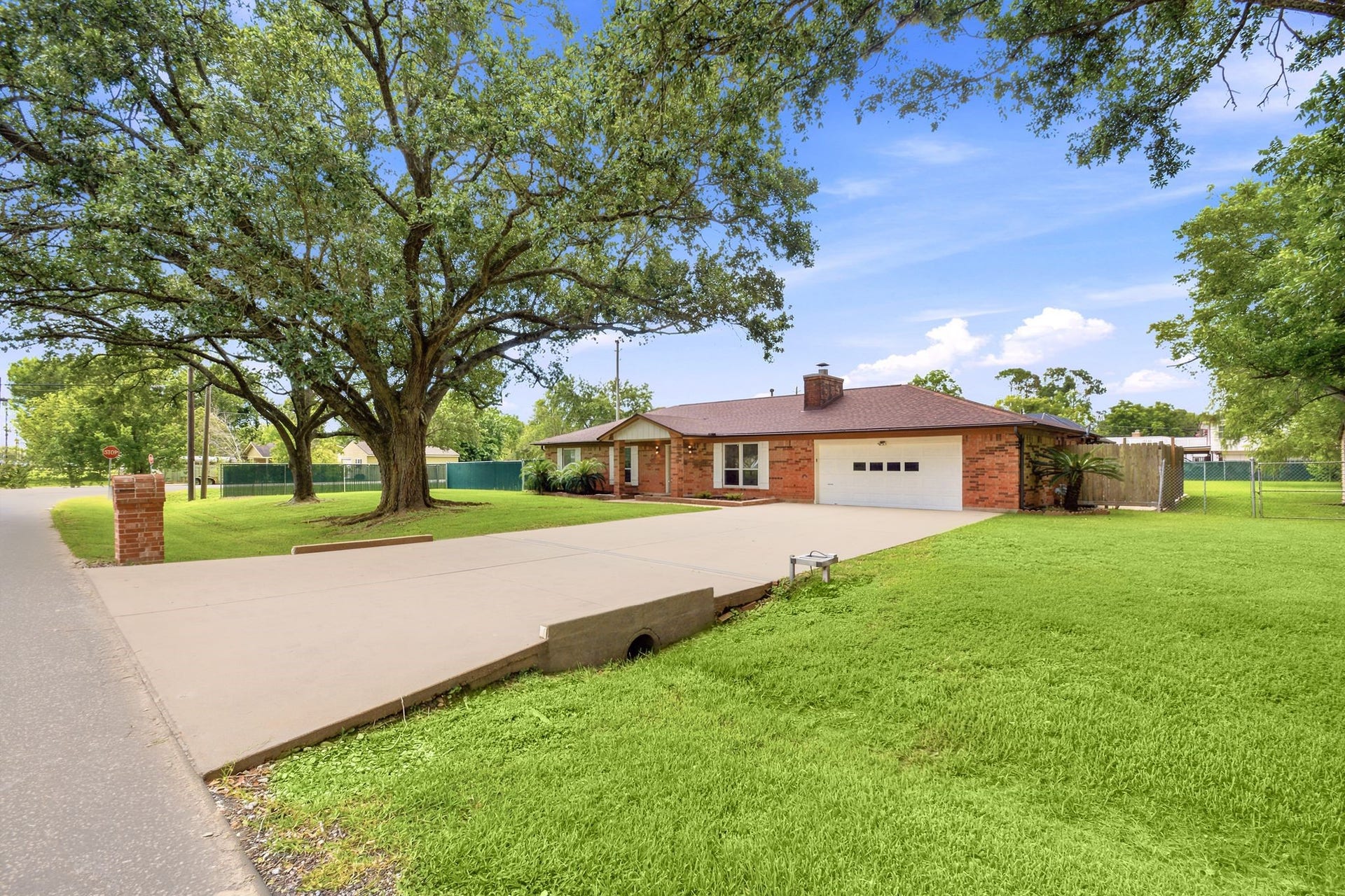 12211 3rd Street, Santa Fe, TX 77510 12211 3rd Street, Santa Fe, TX 77510