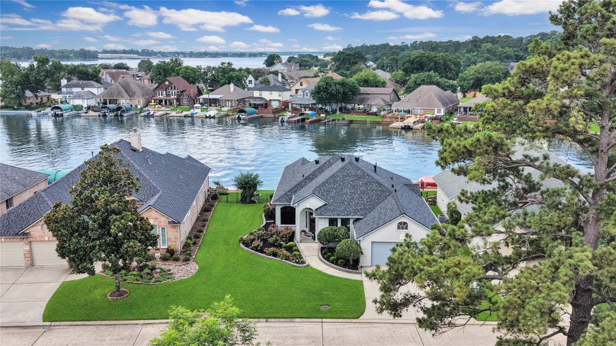 Property photo for 13673 Lakeside Place Drive, Willis, TX