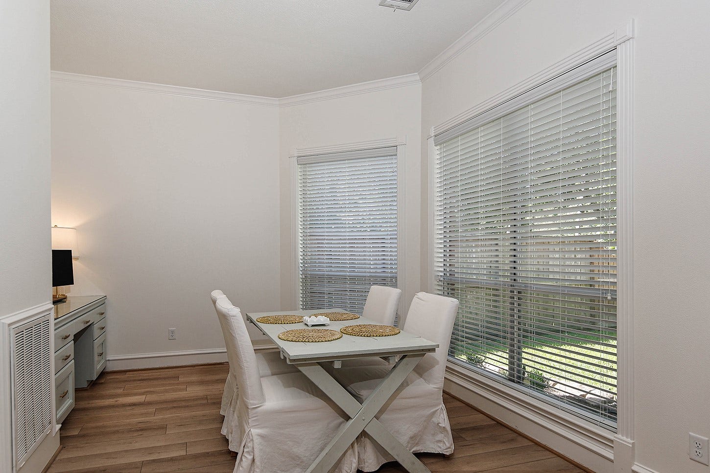 27 Acorn Cluster Court, The Woodlands, TX 77381 27 Acorn Cluster Court, The Woodlands, TX 77381