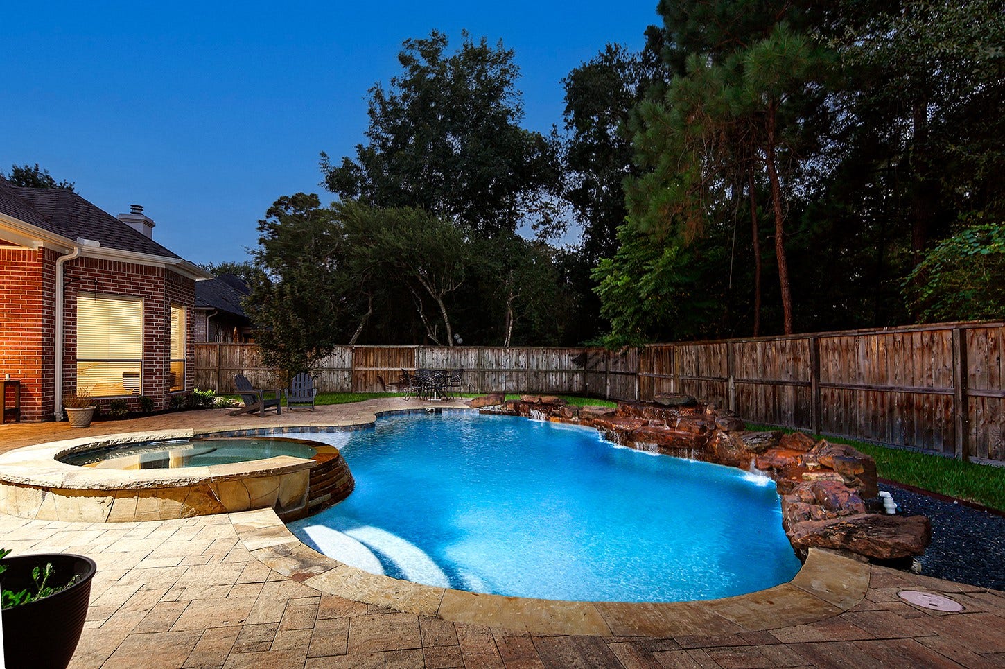 27 Acorn Cluster Court, The Woodlands, TX 77381 27 Acorn Cluster Court, The Woodlands, TX 77381