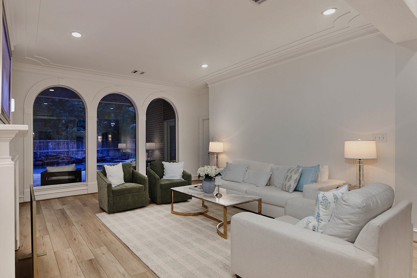 27 Acorn Cluster Court, The Woodlands, TX 77381 27 Acorn Cluster Court, The Woodlands, TX 77381