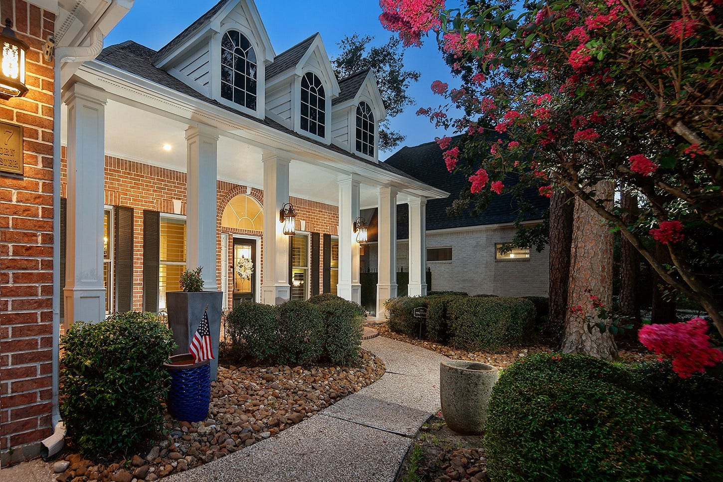 27 Acorn Cluster Court, The Woodlands, TX 77381 27 Acorn Cluster Court, The Woodlands, TX 77381