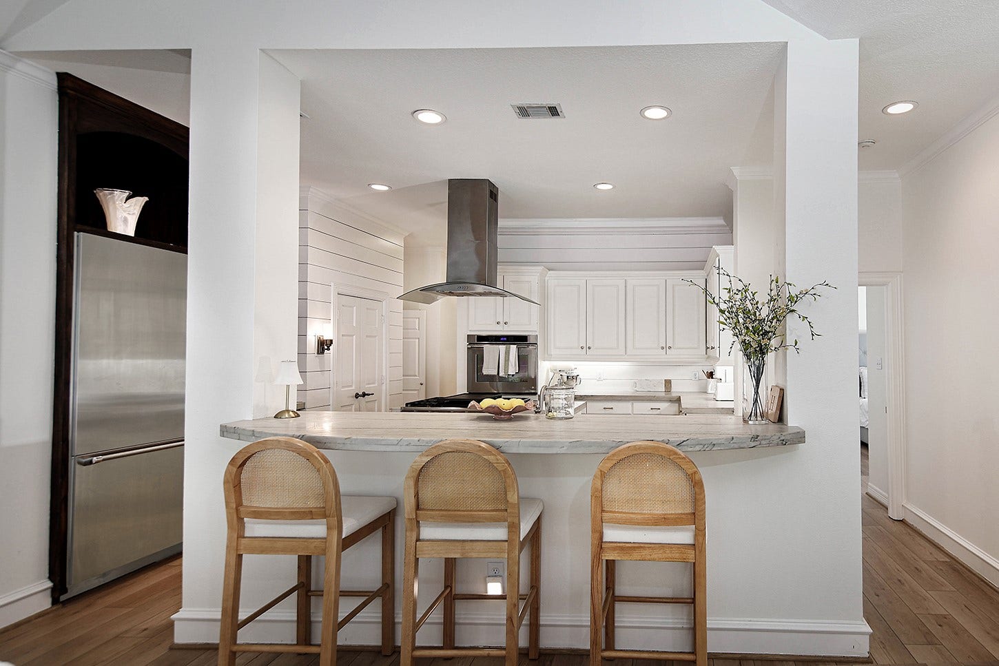 27 Acorn Cluster Court, The Woodlands, TX 77381 27 Acorn Cluster Court, The Woodlands, TX 77381