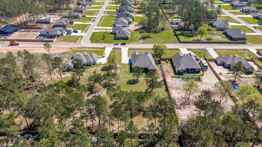 9741 Hardin Street, Conroe, TX 77303 9741 Hardin Street, Conroe, TX 77303