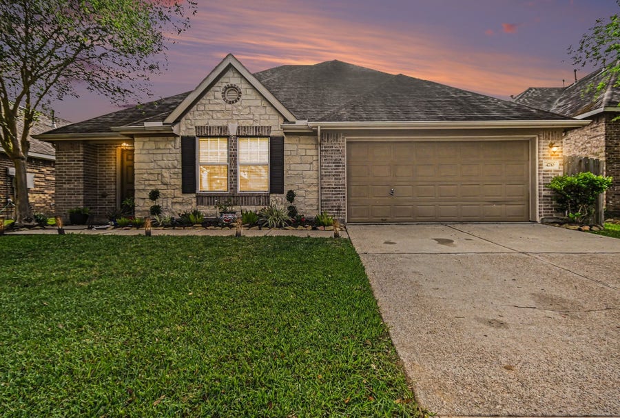 Property photo for 4710 Lake Rim Drive, Alvin, TX