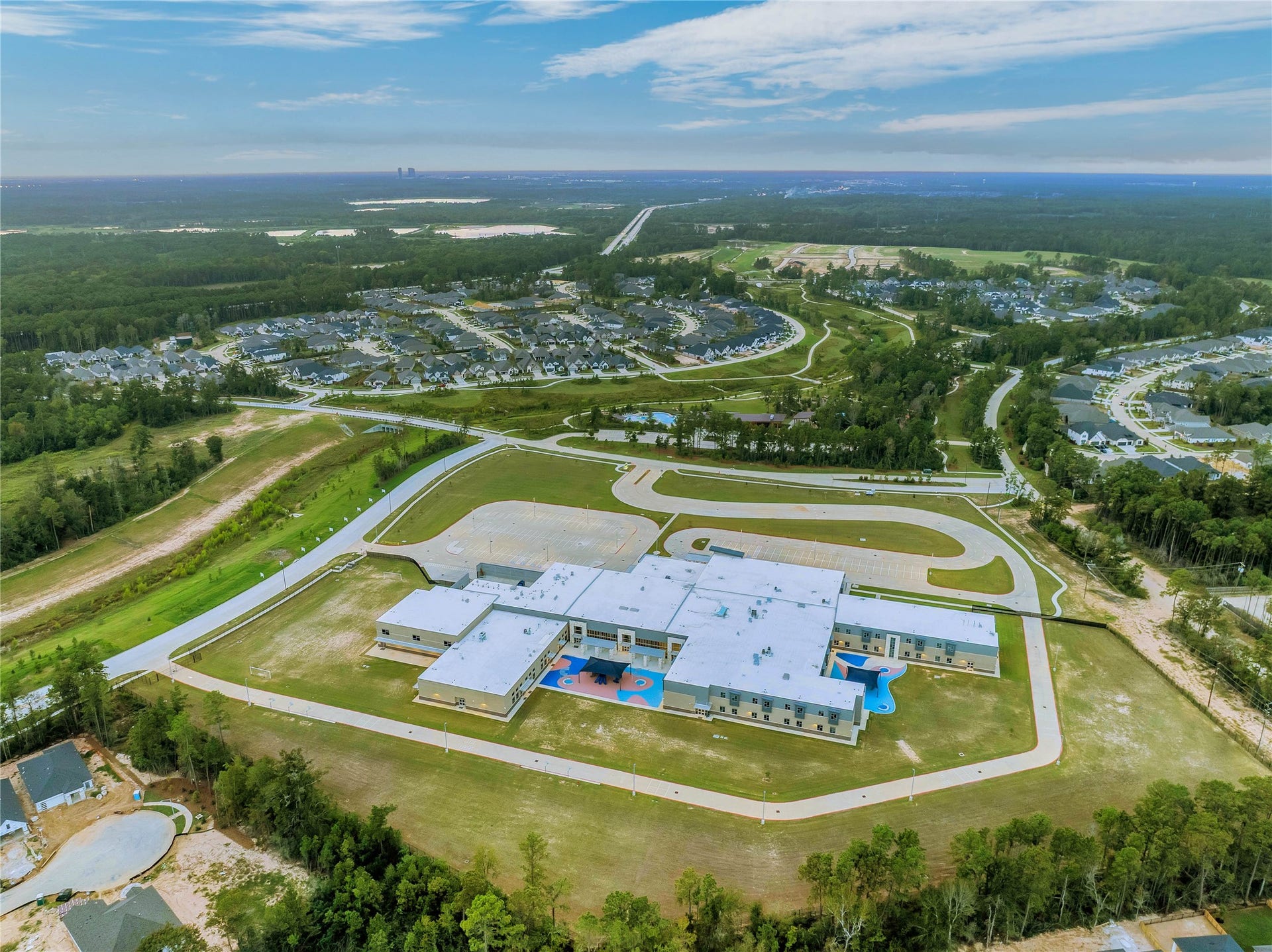 13067 Soaring Forest Drive, Conroe, TX 77302 Community rec center and splash pad