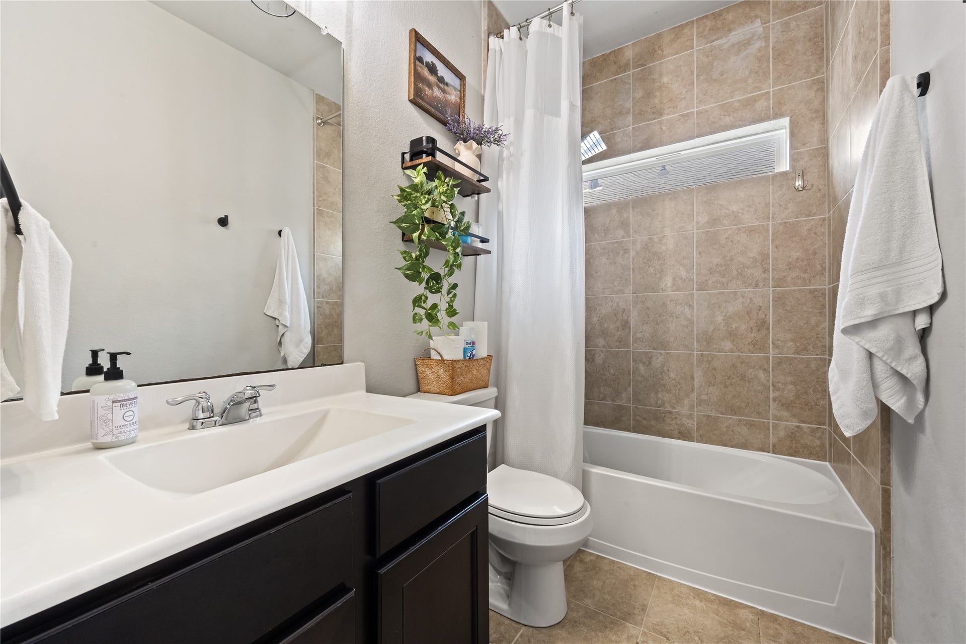 221 Gigi Place, Alvin, TX 77511