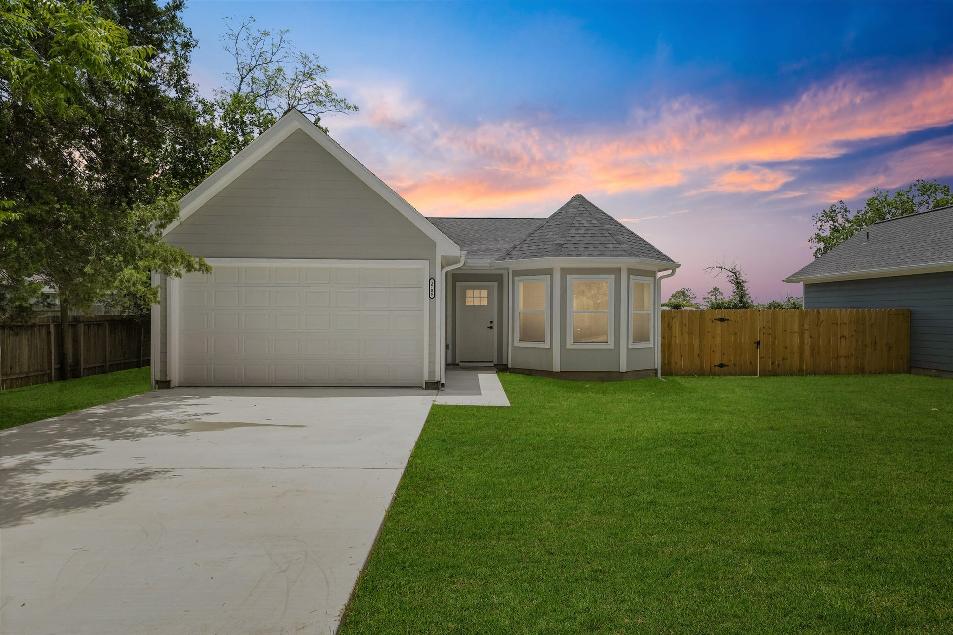 3708 E Avenue S E, Santa Fe, TX 77510 3708 E Avenue S E, Santa Fe, TX 77510
