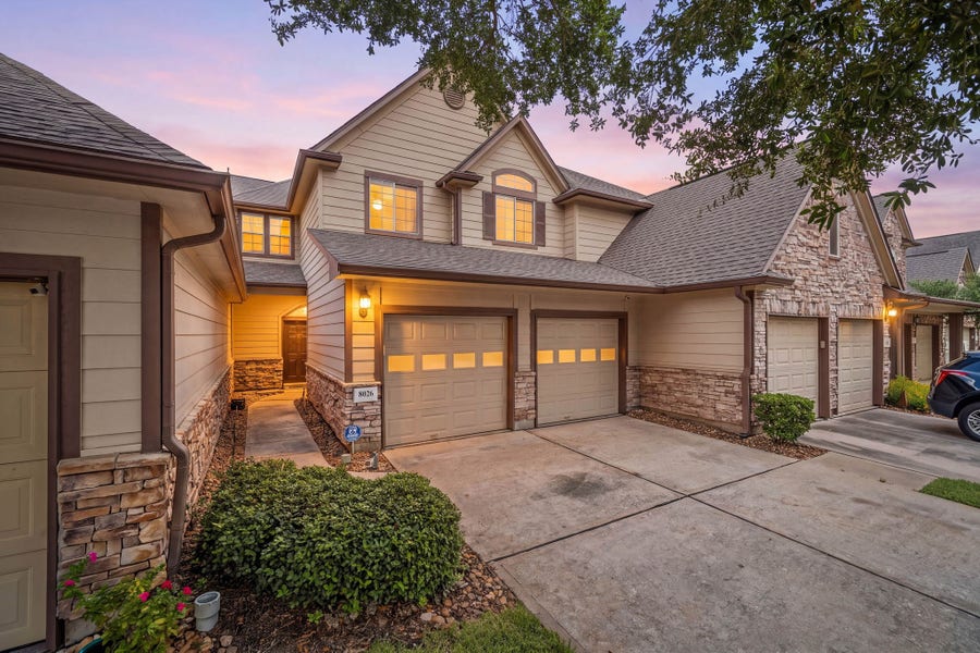 Property photo for 8026 Loyel Pointe Drive, Houston, TX