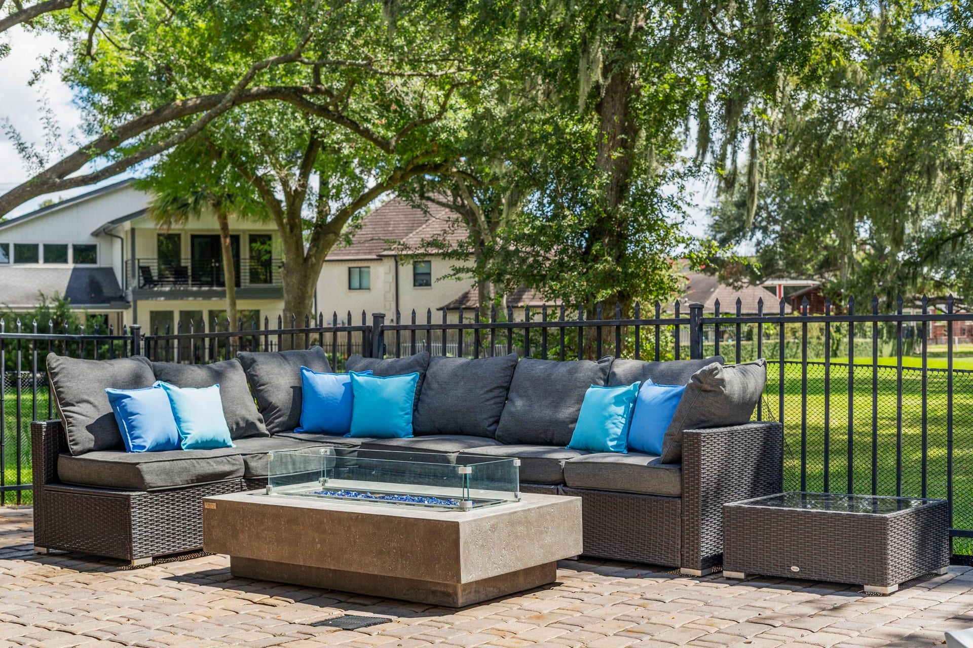 9 Charleston Street S, Sugar Land, TX 77478 Gather with friends around the gas fire table and enjoy relaxed evenings outdoors, while the fenced yard provides a secure space for children and pets to play.
