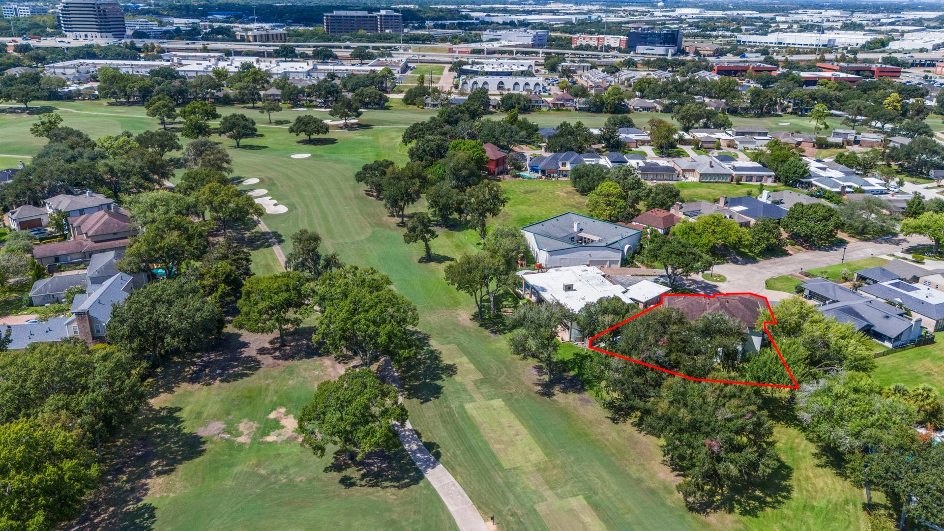 9 Charleston Street S, Sugar Land, TX 77478 Sugar Creek Country Club Golf Course features a scenic 27-hole layout designed by renowned architect Robert Trent Jones, Sr. With mature trees, water features, and lush fairways, the course offers a challenging experience for golfers of all skill levels.