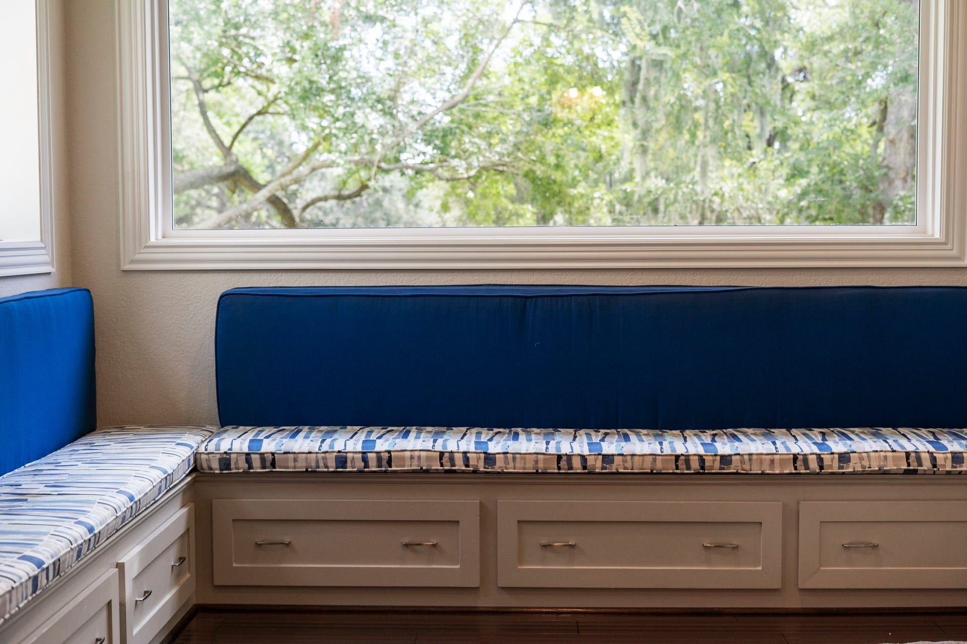 9 Charleston Street S, Sugar Land, TX 77478 Each window seat features storage drawers below, combining comfortable seating with practical storage.