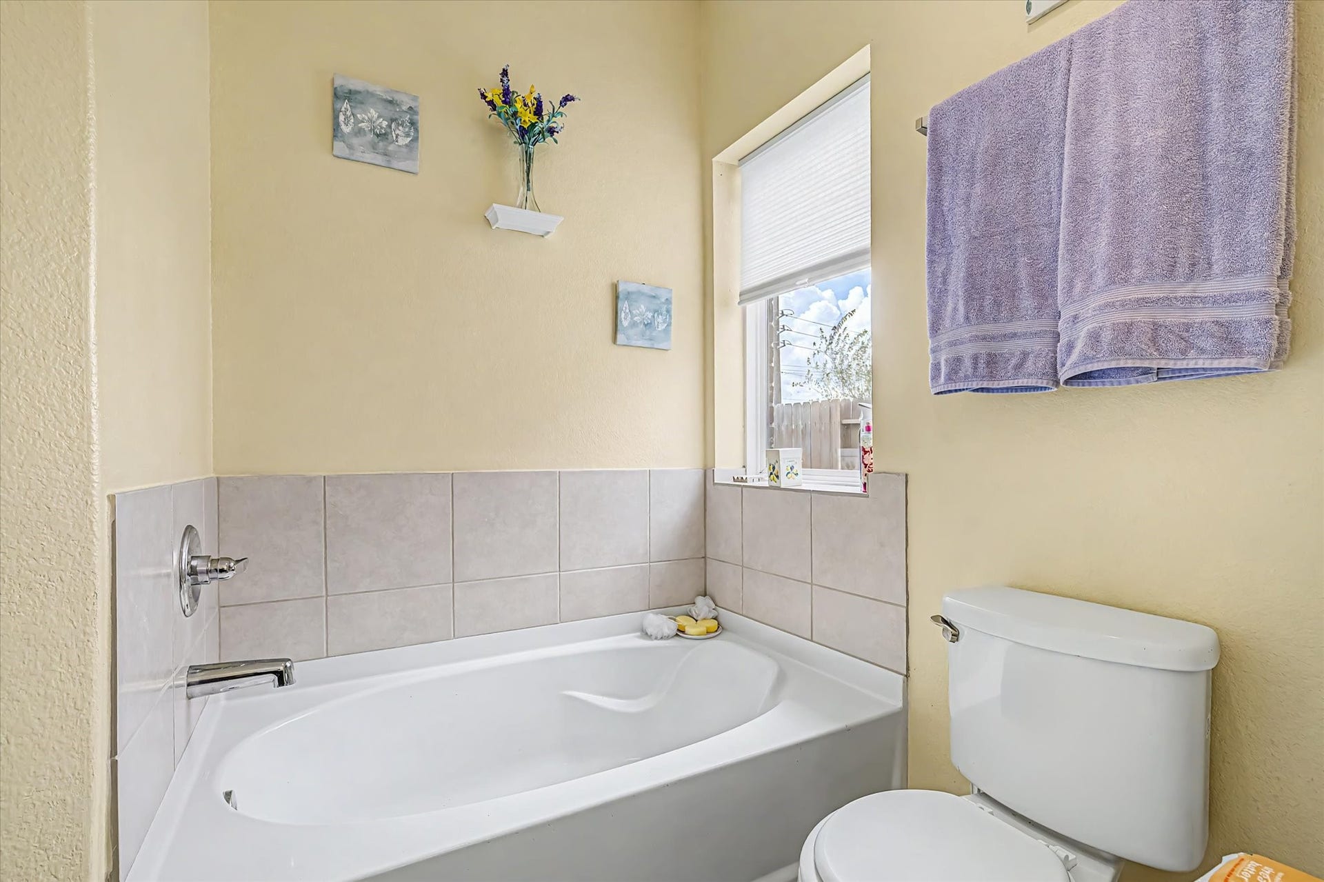 4914 Seaside Sparrow Lane, Baytown, TX 77521 Master Bath with soaking tub