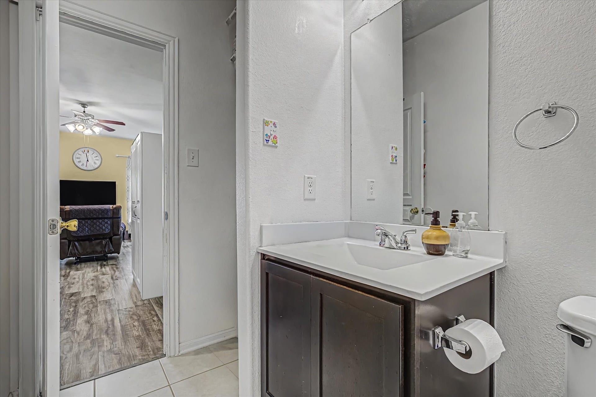 4914 Seaside Sparrow Lane, Baytown, TX 77521 4914 Seaside Sparrow Lane, Baytown, TX 77521