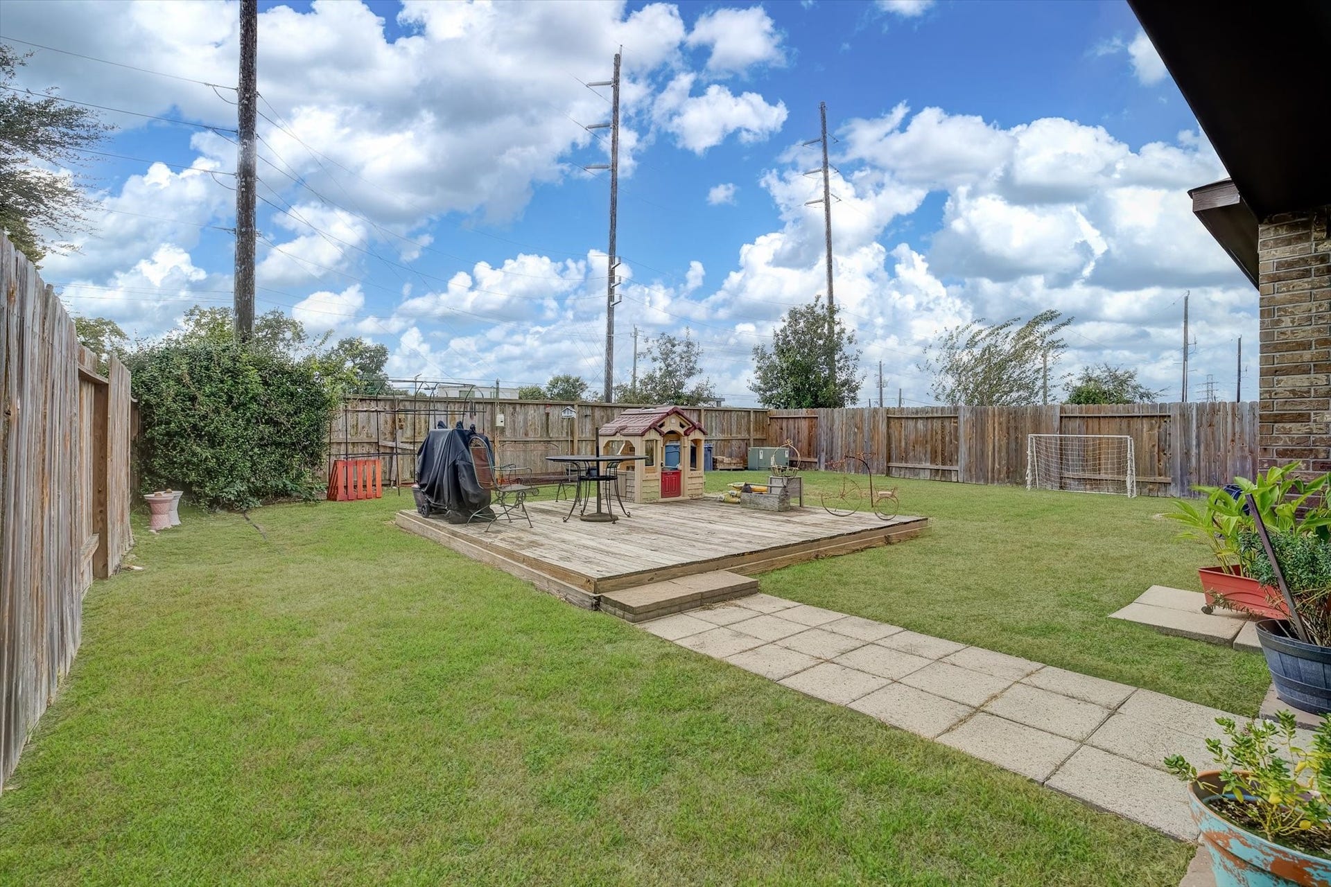 4914 Seaside Sparrow Lane, Baytown, TX 77521 Additional Patio Space