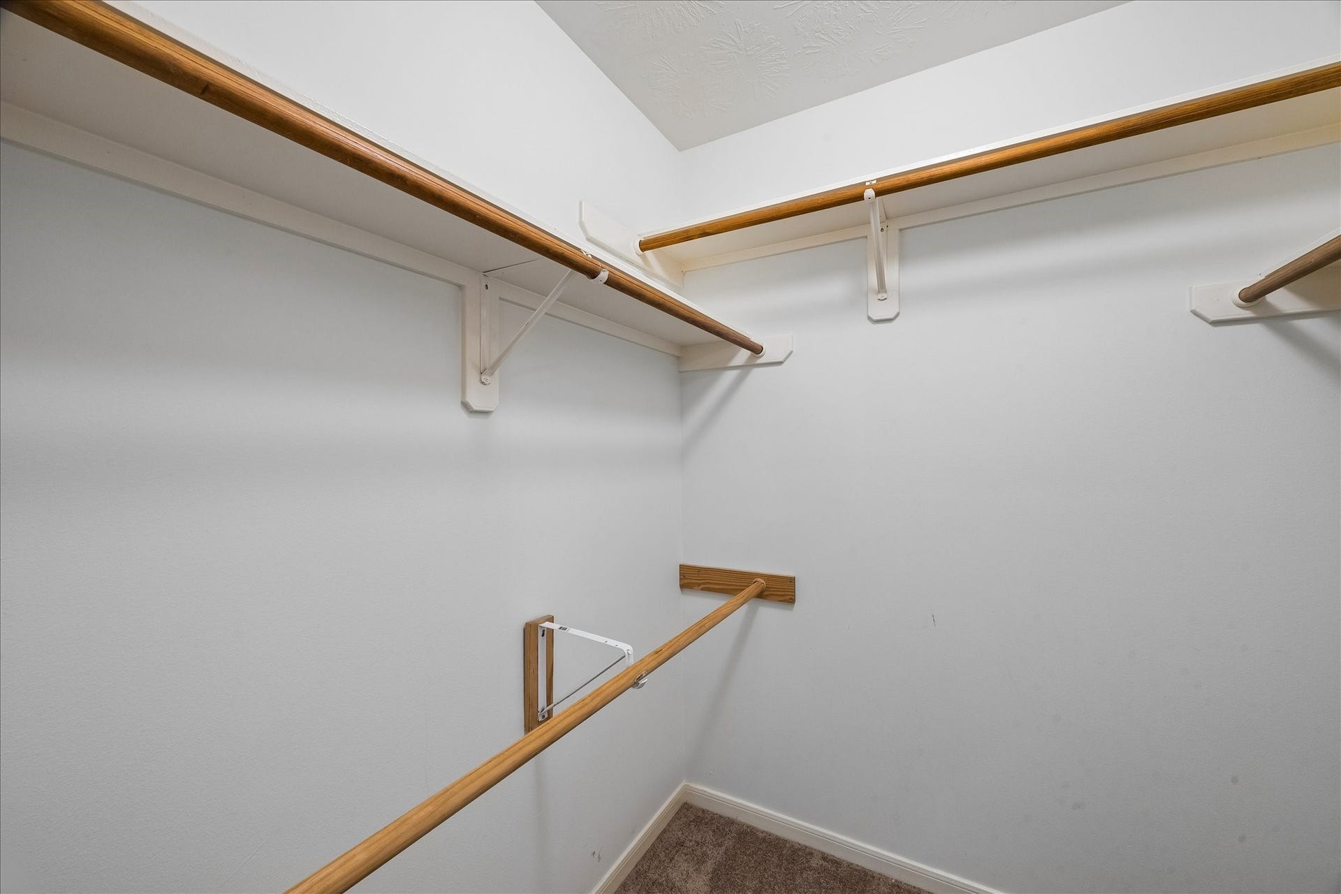 3316 Windfern, Pearland, TX 77581 Large walk in closet in the guest suite
