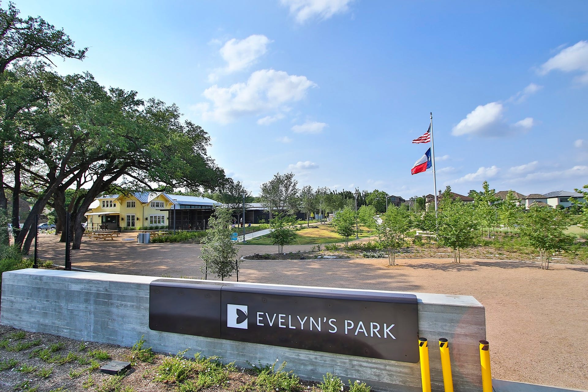 5119 PATRICK HENRY, Bellaire, TX 77401 Evelyn's Park offers a serene and beautifully landscaped setting which also hosts community gatherings and features Betsy's Restaurant.