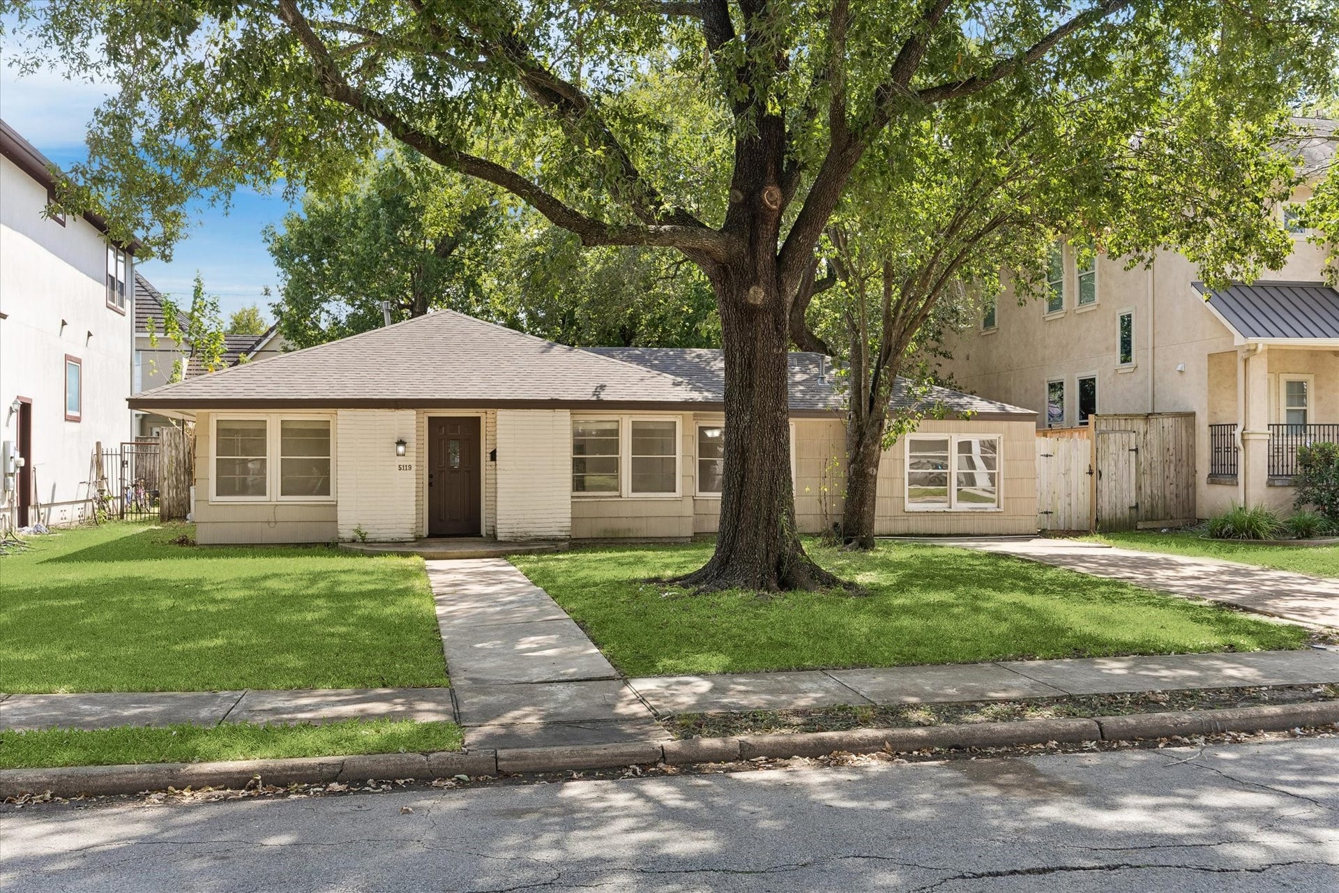 5119 PATRICK HENRY, Bellaire, TX 77401 5119 PATRICK HENRY, Bellaire, TX 77401