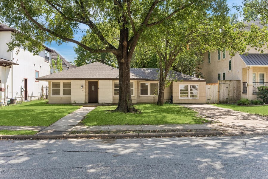 Property photo for 5119 PATRICK HENRY, Bellaire, TX