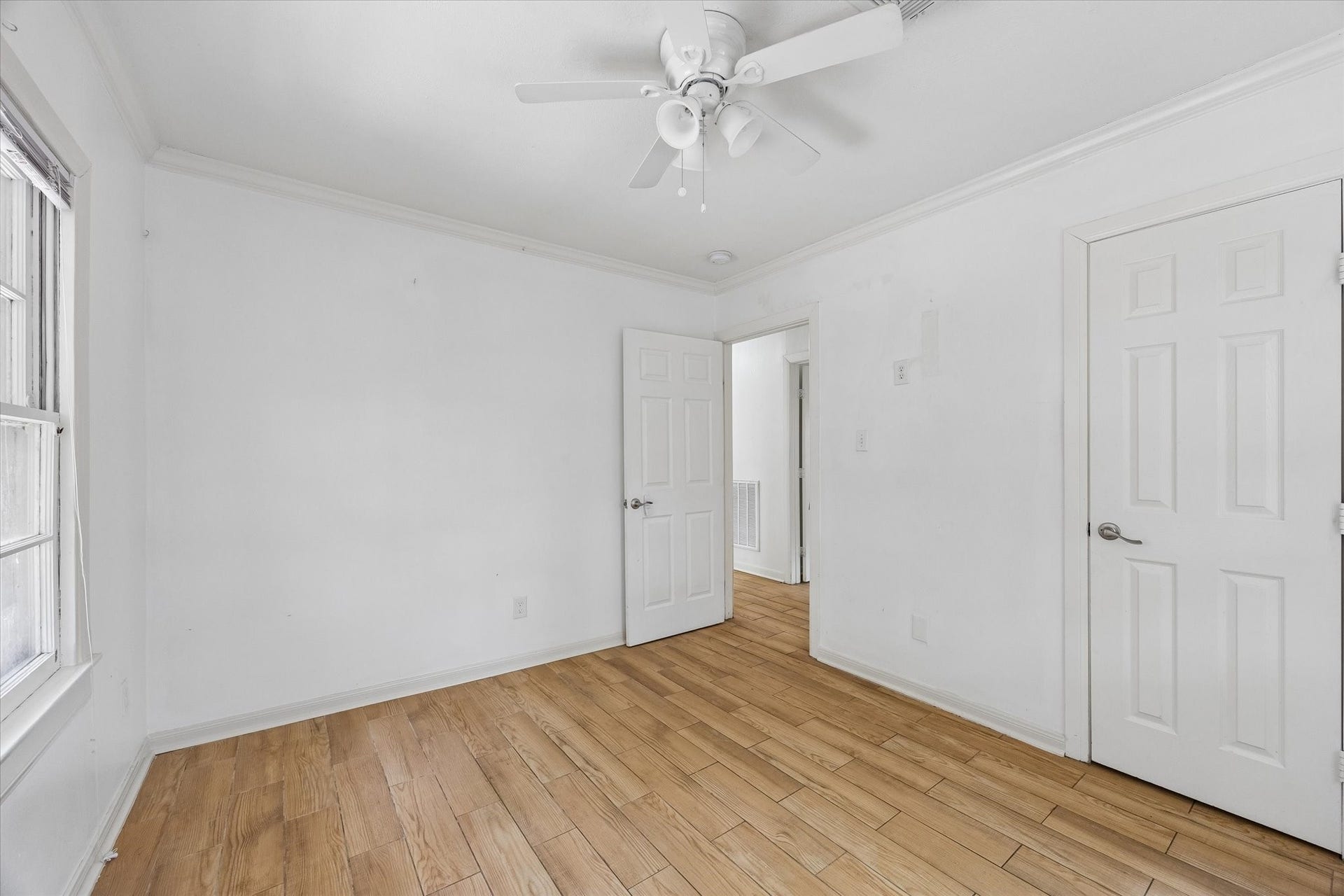 5119 PATRICK HENRY, Bellaire, TX 77401 5119 PATRICK HENRY, Bellaire, TX 77401