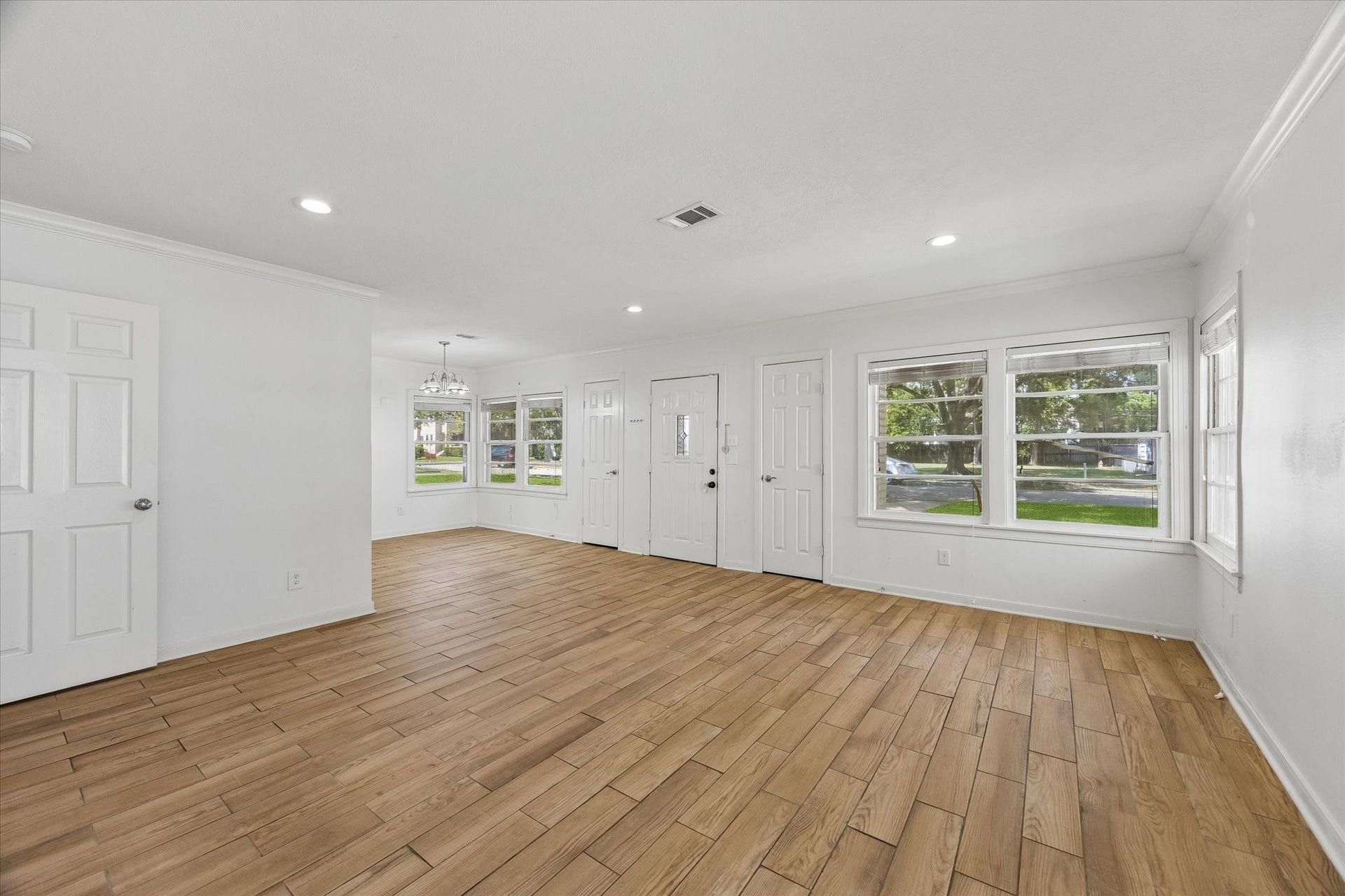 5119 PATRICK HENRY, Bellaire, TX 77401 5119 PATRICK HENRY, Bellaire, TX 77401