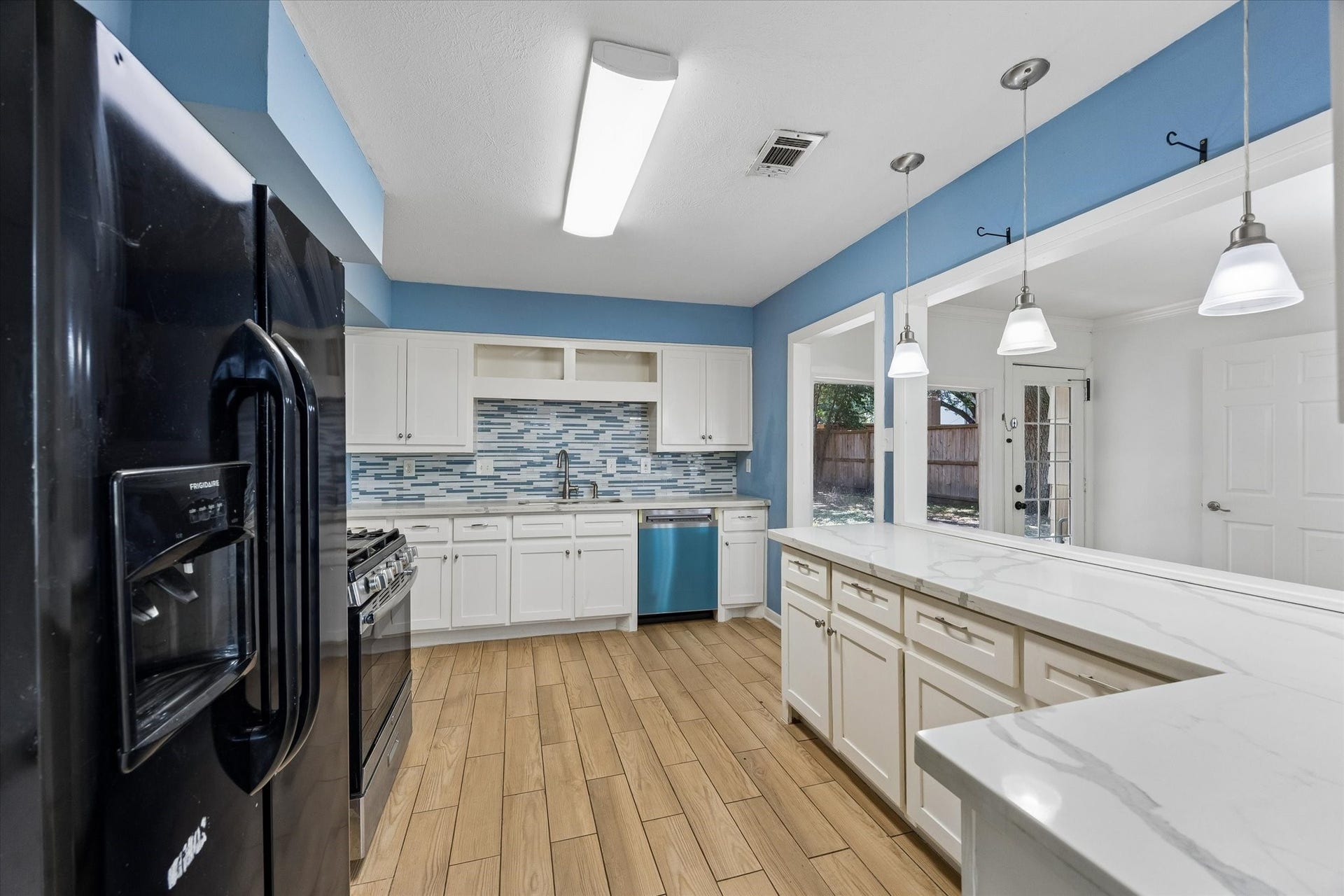 5119 PATRICK HENRY, Bellaire, TX 77401 5119 PATRICK HENRY, Bellaire, TX 77401